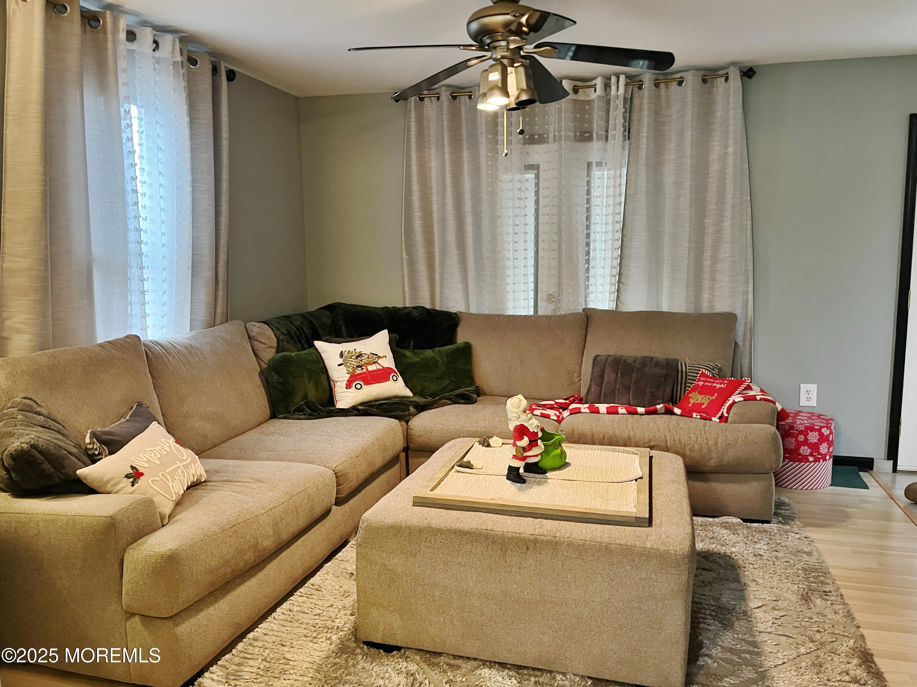 Hazlet, New Jersey, 07734, United States, 3 Bedrooms Bedrooms, ,2 BathroomsBathrooms,Residential,For Sale,2000069