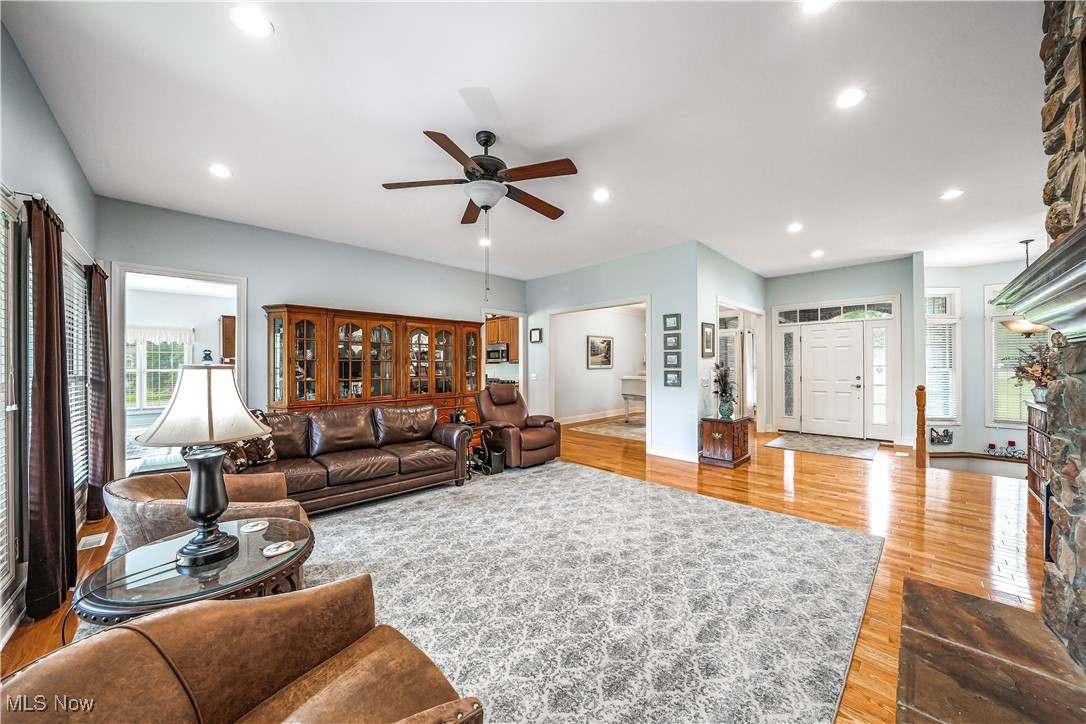 Garrettsville, Ohio, 44231, United States, 3 Bedrooms Bedrooms, ,3 BathroomsBathrooms,Residential,For Sale,1890626