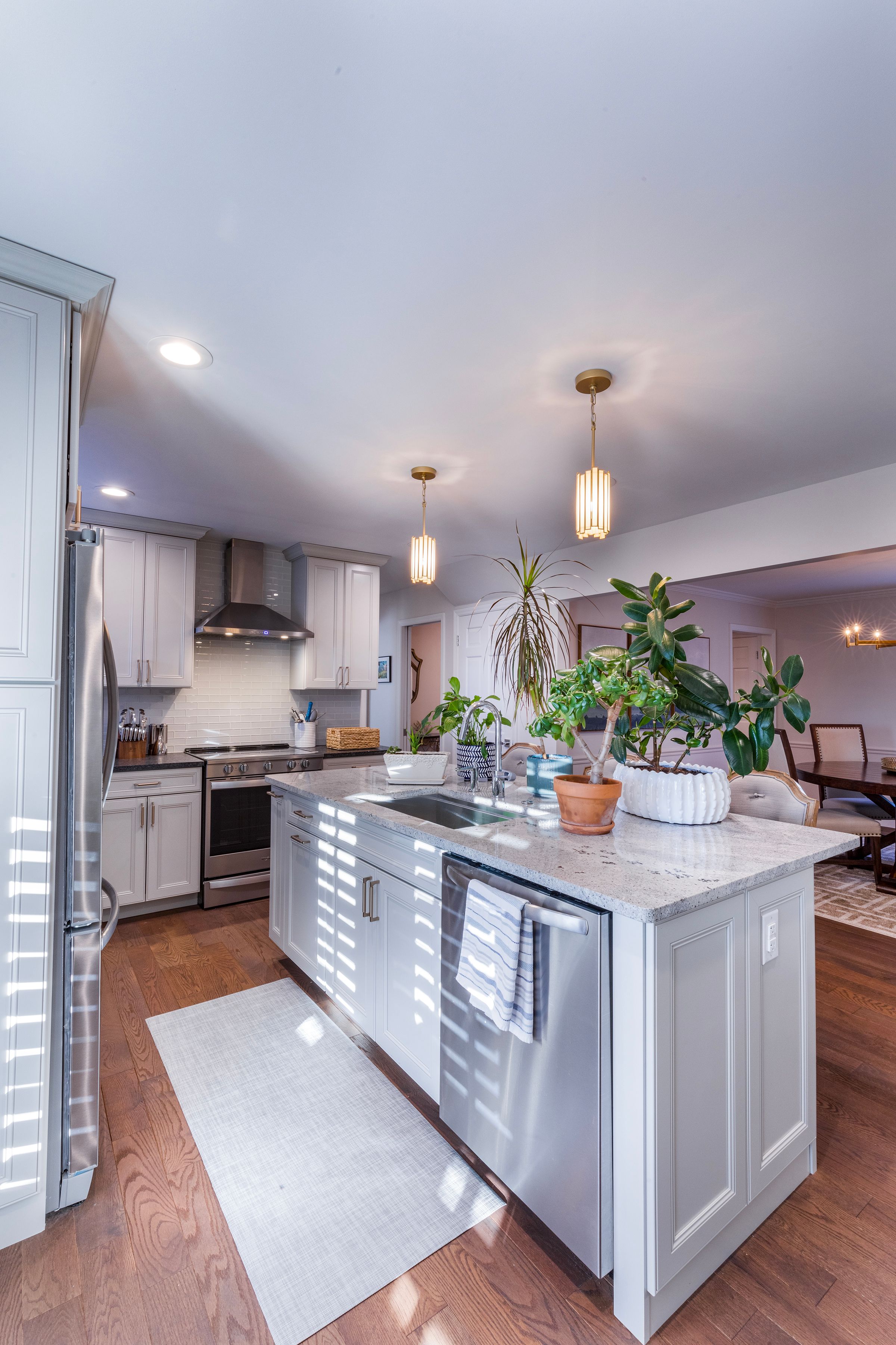  Elegant Corner Lot Home with Modern Luxury and Stunning Details - 物件實景