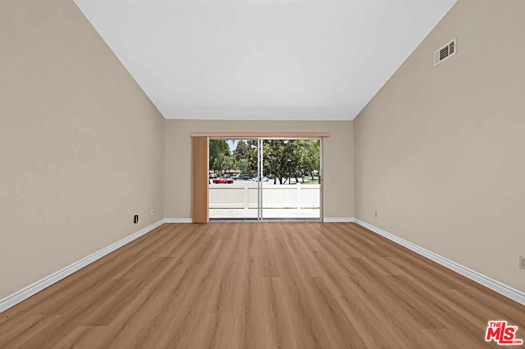 Camarillo, California, 93012, United States, 2 Bedrooms Bedrooms, ,2 BathroomsBathrooms,Residential,For Sale,1877157