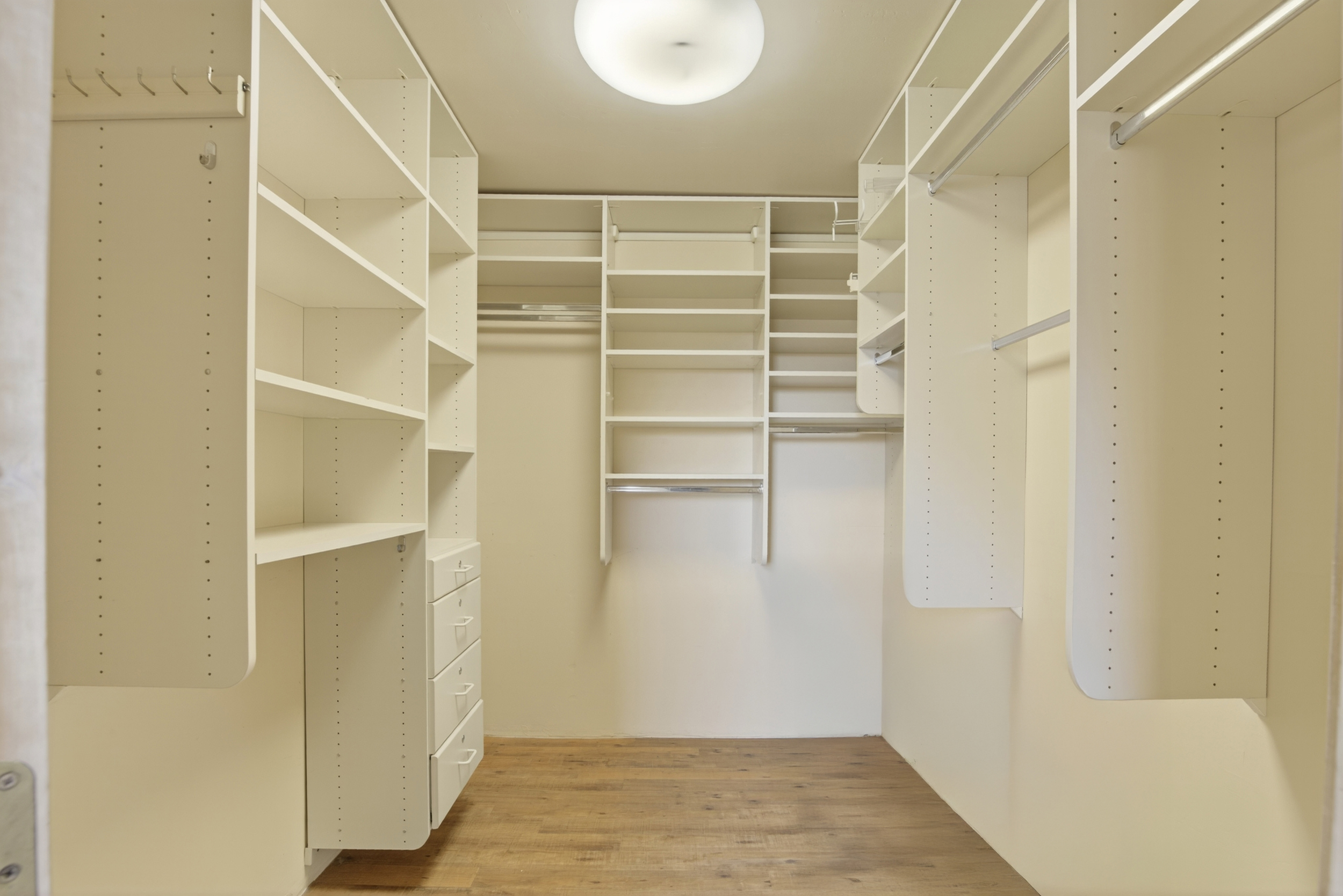 Tempe, Arizona, 85283, United States, 2 Bedrooms Bedrooms, ,Residential,For Sale,1966872