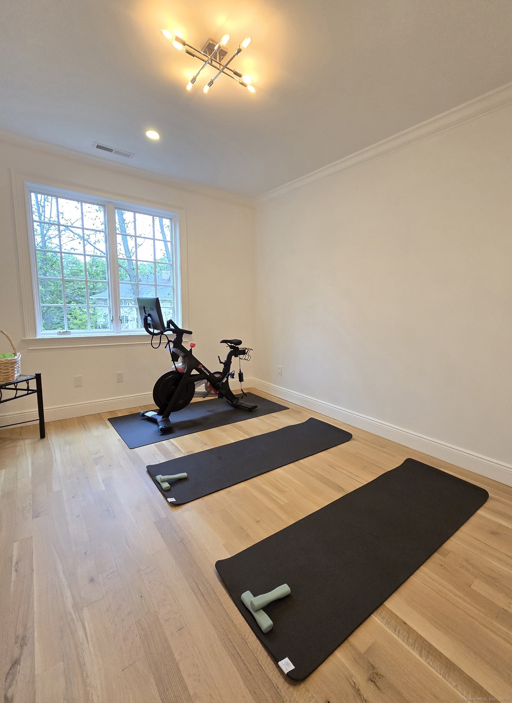 Westport, Connecticut, 06880, United States, 5 Bedrooms Bedrooms, ,5 BathroomsBathrooms,Residential,For Sale,1827473