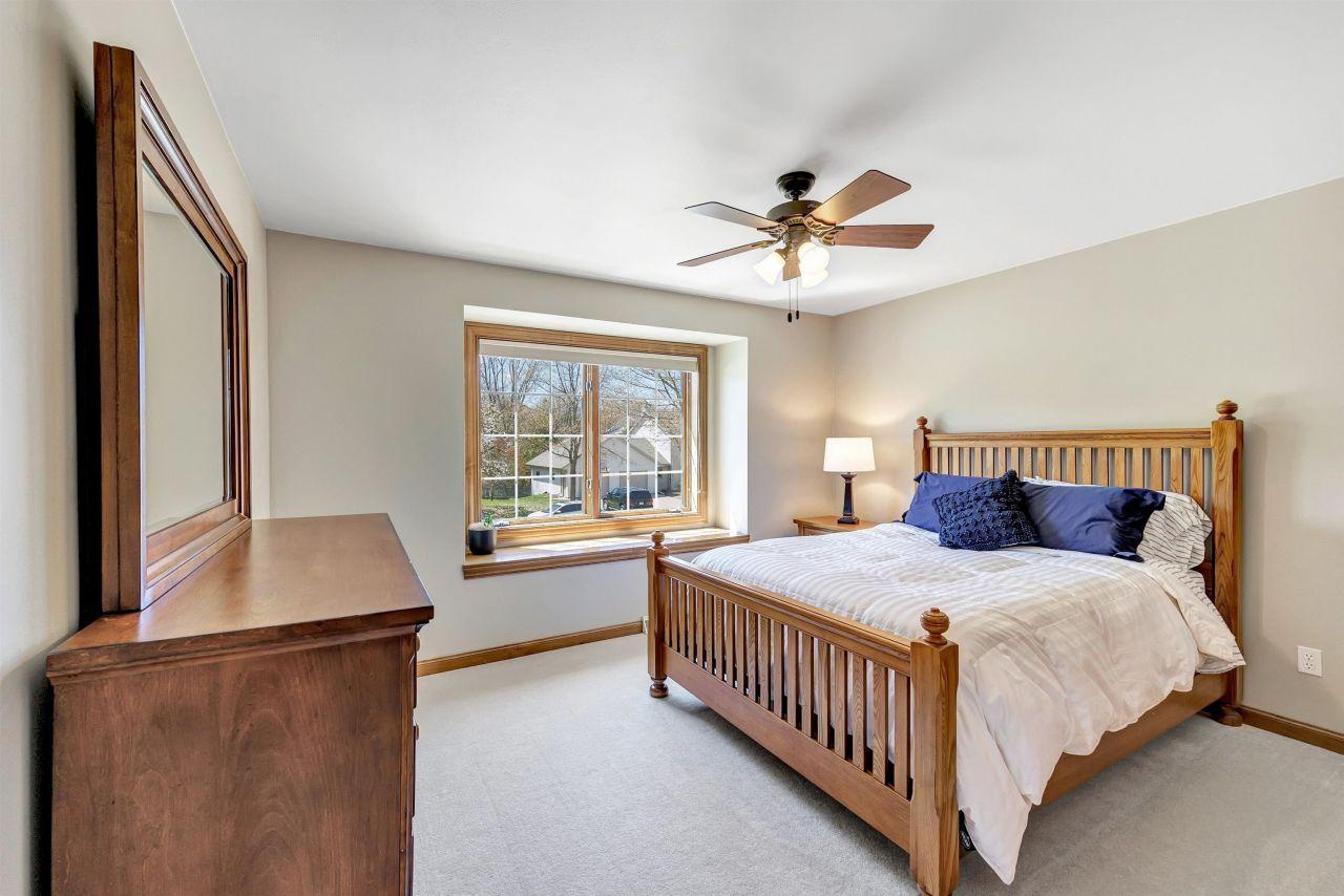 GREEN BAY, Wisconsin, 54313, United States, 4 Bedrooms Bedrooms, ,3 BathroomsBathrooms,Residential,For Sale,1818283