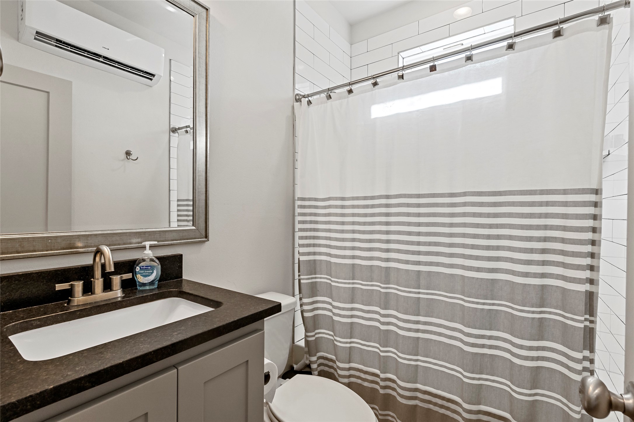 College Station, Texas, 77840, United States, 6 Bedrooms Bedrooms, ,7 BathroomsBathrooms,Residential,For Sale,1989184