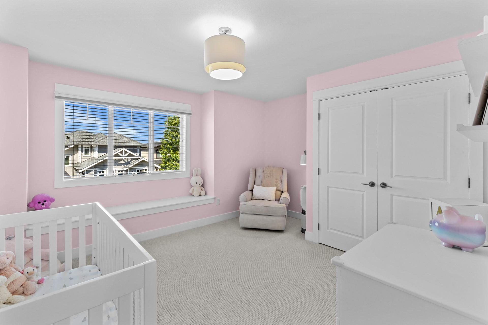 KELOWNA, British Columbia, V1W 5K2, CA, 5 Bedrooms Bedrooms, ,3 BathroomsBathrooms,Residential,For Sale,1960924