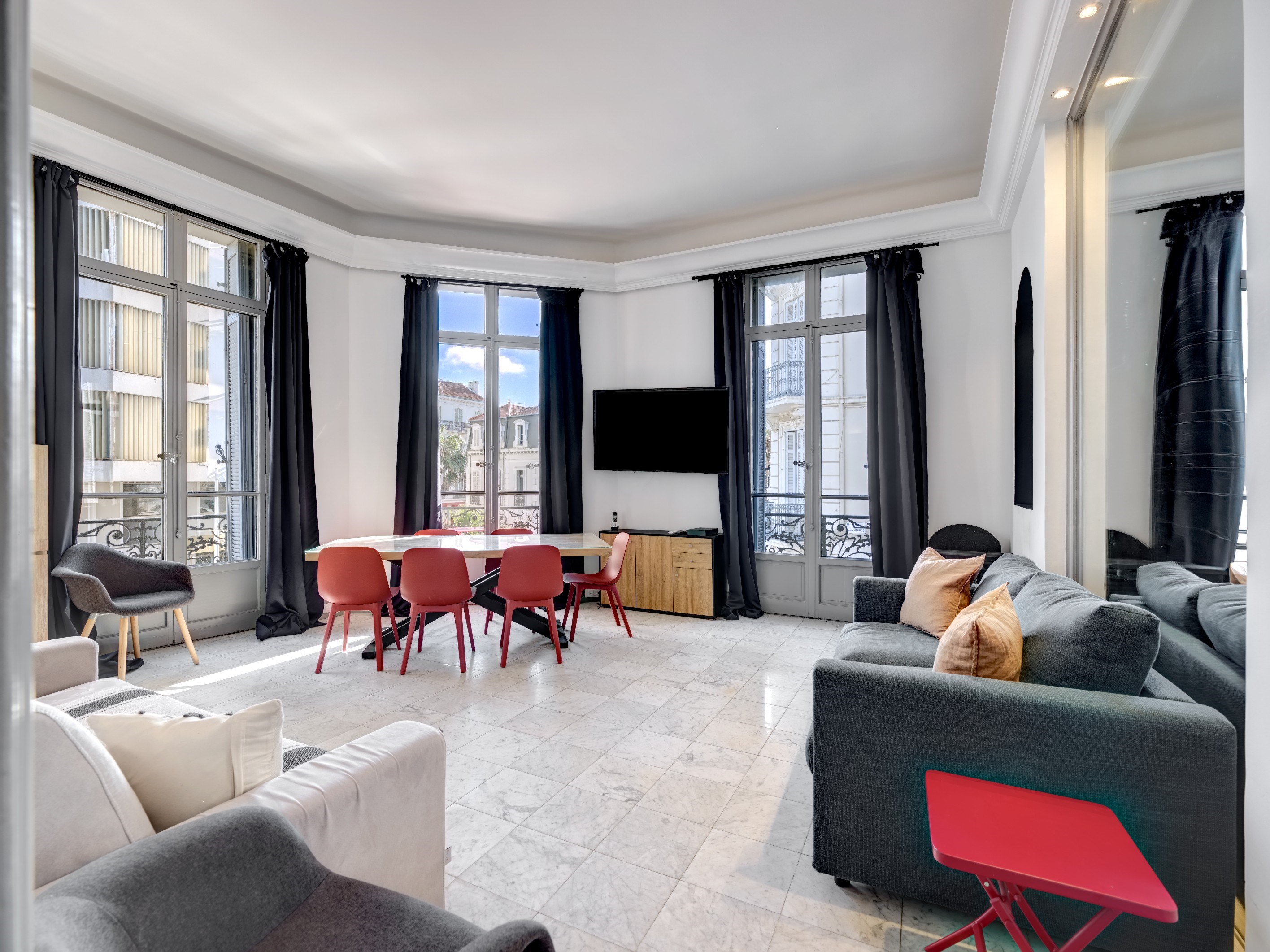  170 m² bourgeois apartment for sale in Cannes city centre - 物件實景