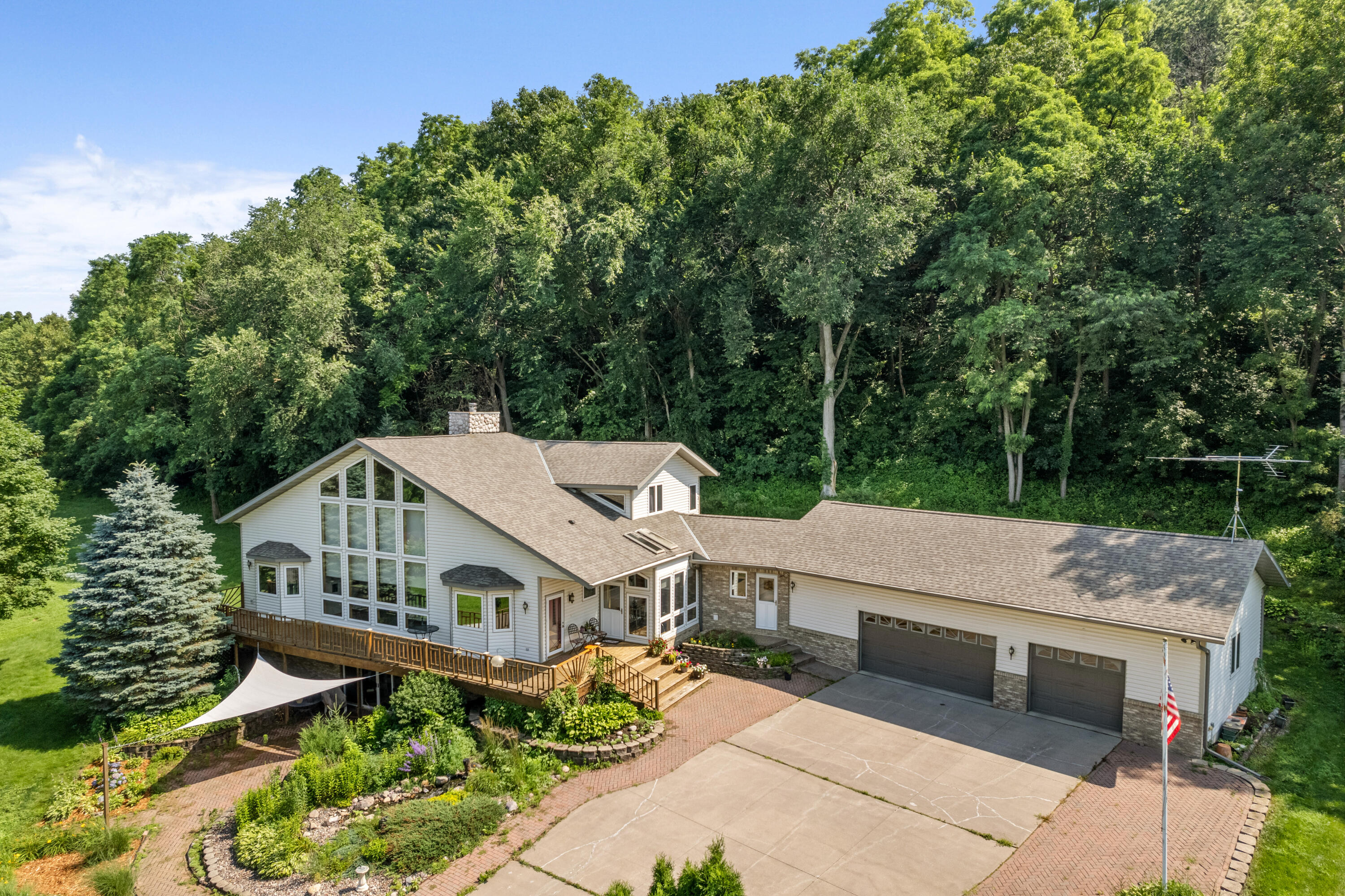 Buffalo, Wisconsin, 54629, United States, 4 Bedrooms Bedrooms, ,4 BathroomsBathrooms,Residential,For Sale,1903287