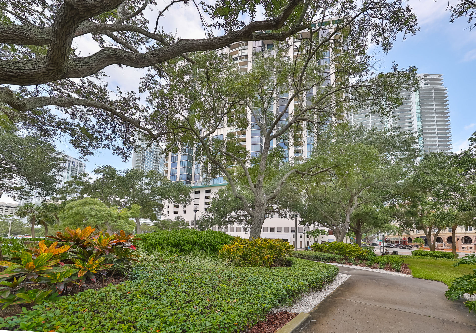 St Petersburg, Florida, 33701, United States, 3 Bedrooms Bedrooms, ,3 BathroomsBathrooms,Residential,For Sale,1924192