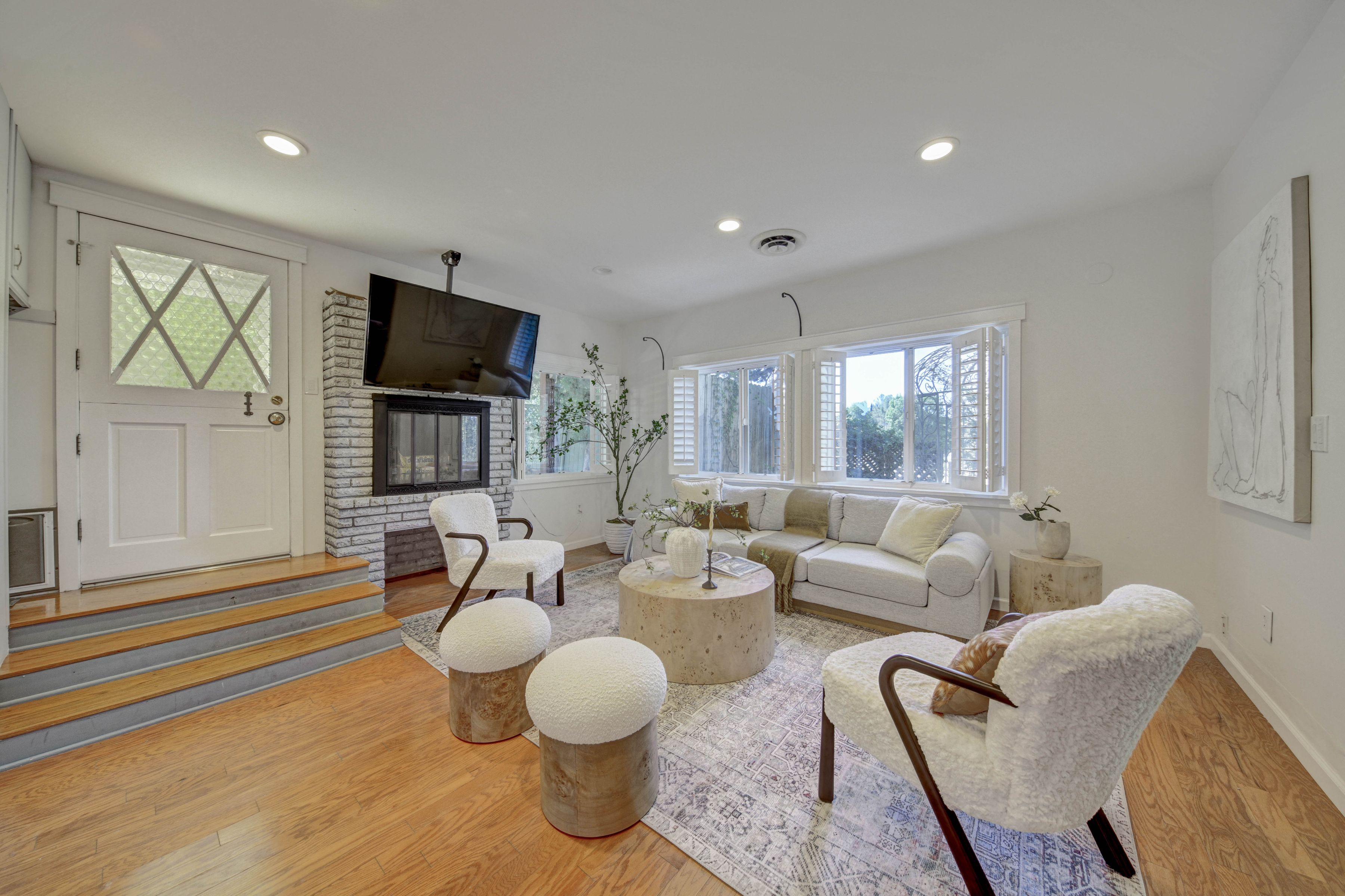  4947 Serrania Avenue - 物件實景
