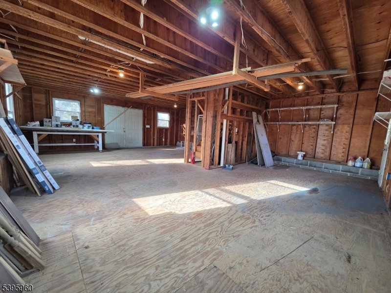 Tewksbury Twp., New Jersey, 07830, United States, 2 Bedrooms Bedrooms, ,2 BathroomsBathrooms,Residential,For Sale,1991114