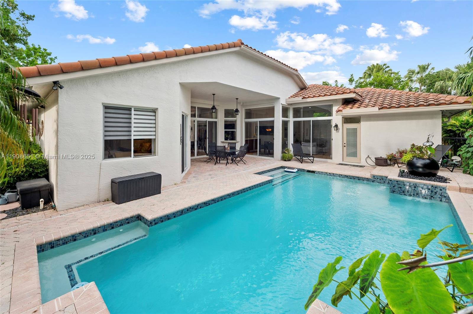 Weston, Florida, 33332, United States, 5 Bedrooms Bedrooms, ,4 BathroomsBathrooms,Residential,For Sale,1987743