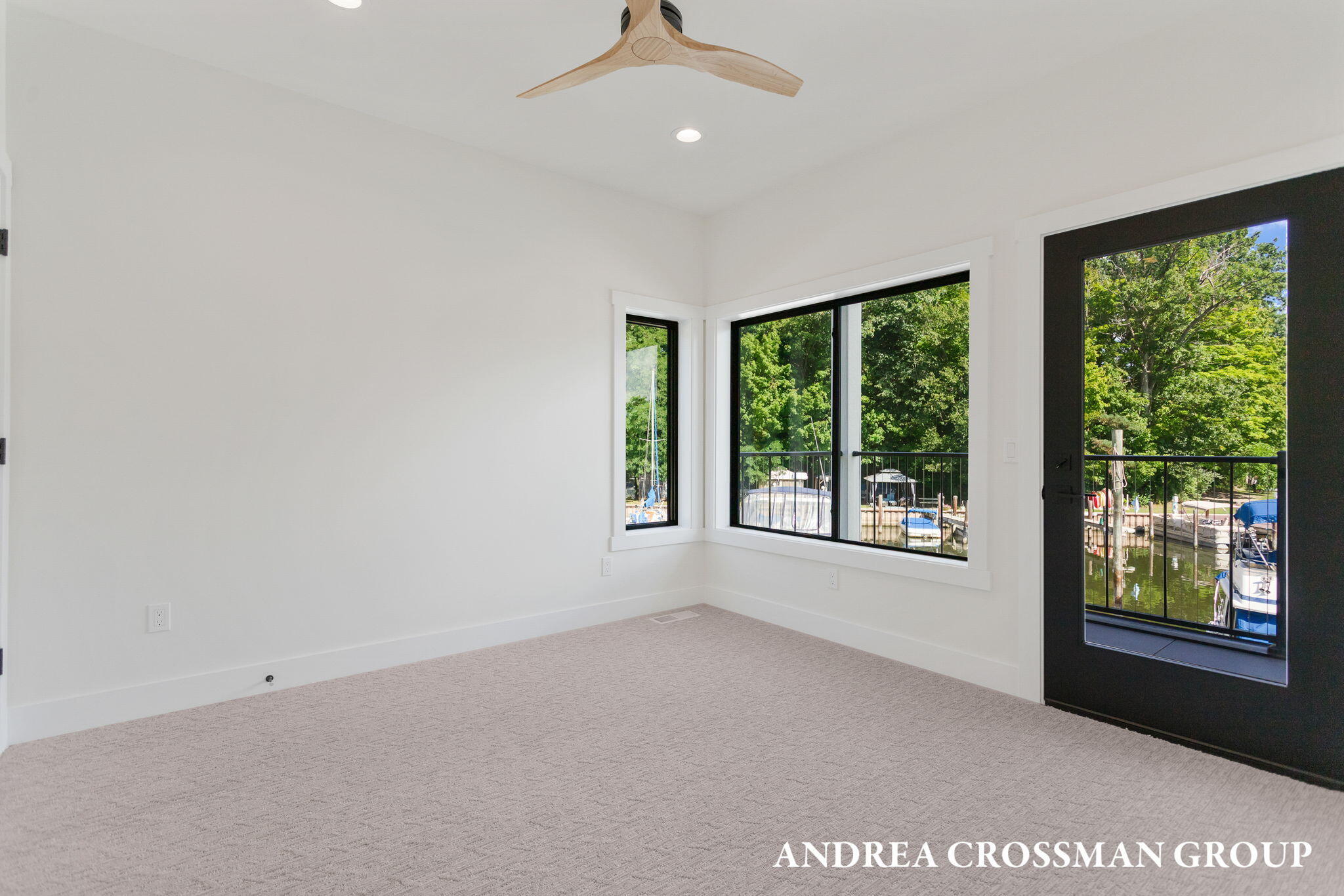 South Haven, Michigan, 49090, United States, 3 Bedrooms Bedrooms, ,3 BathroomsBathrooms,Residential,For Sale,1987692