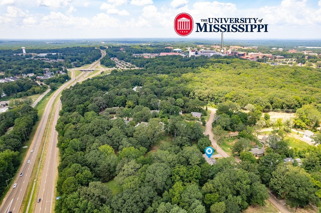 OXFORD, Mississippi, 38655, United States, 3 Bedrooms Bedrooms, ,3 BathroomsBathrooms,Residential,For Sale,1903883