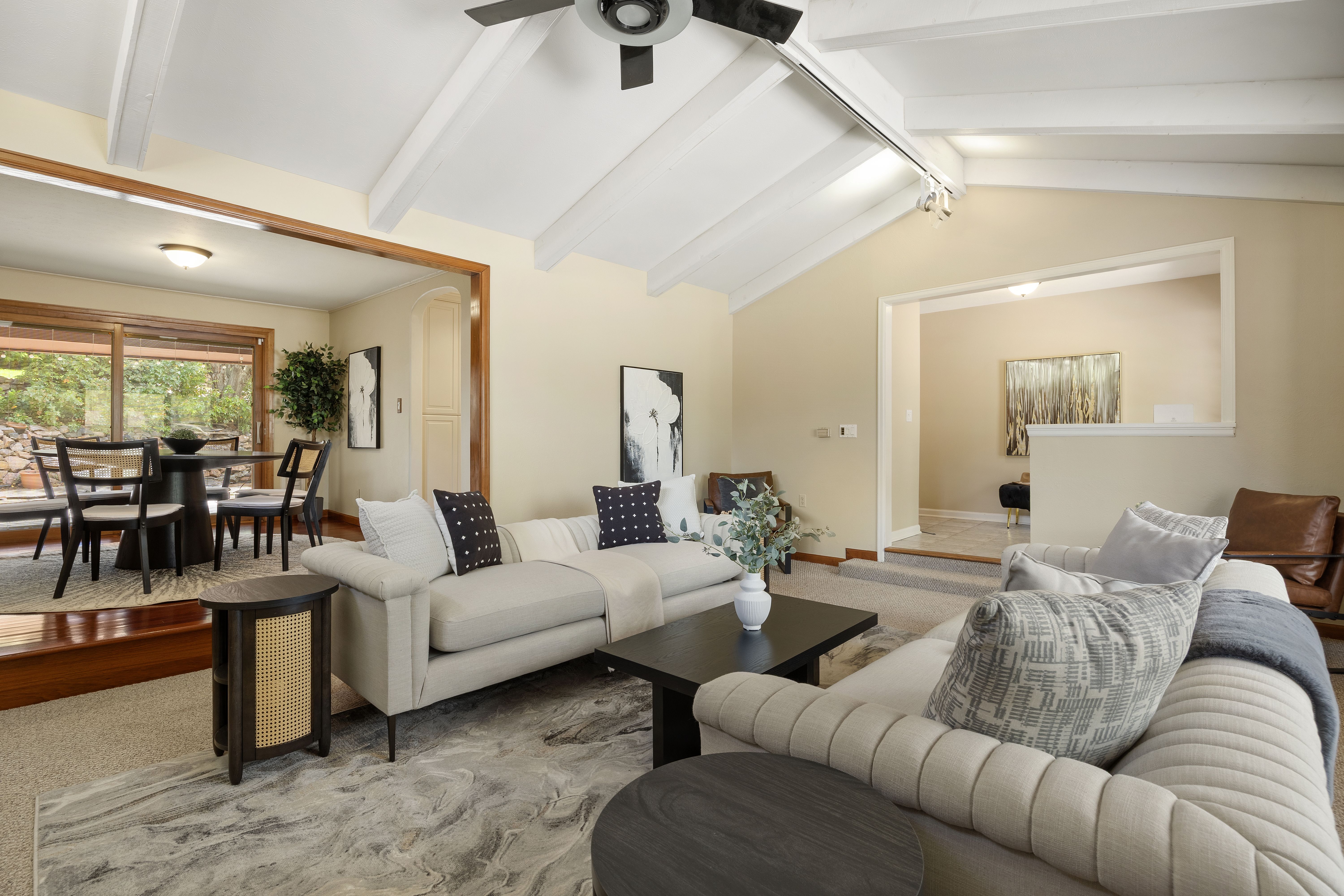 Beautifully Updated Home On Cul-De-Sac In Desirable Heritage Place Neighborhood - 物件實景