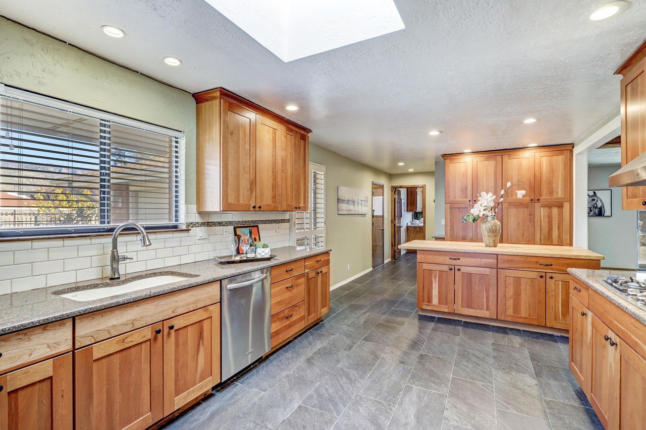 Albuquerque, New Mexico, 87123, United States, 3 Bedrooms Bedrooms, ,3 BathroomsBathrooms,Residential,For Sale,2002938