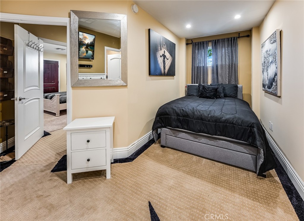 Woodland Hills, California, 91367, United States, 5 Bedrooms Bedrooms, ,6 BathroomsBathrooms,Residential,For Sale,1861197