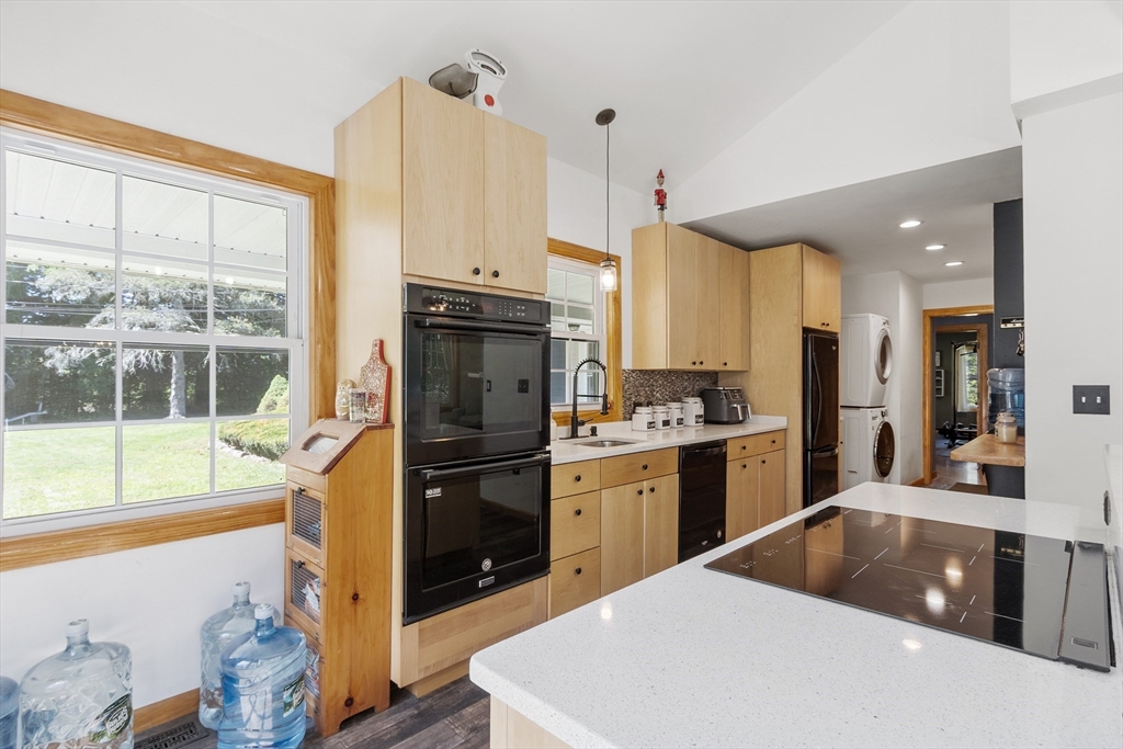 Framingham, Massachusetts, 01701, United States, 4 Bedrooms Bedrooms, ,3 BathroomsBathrooms,Residential,For Sale,1939196