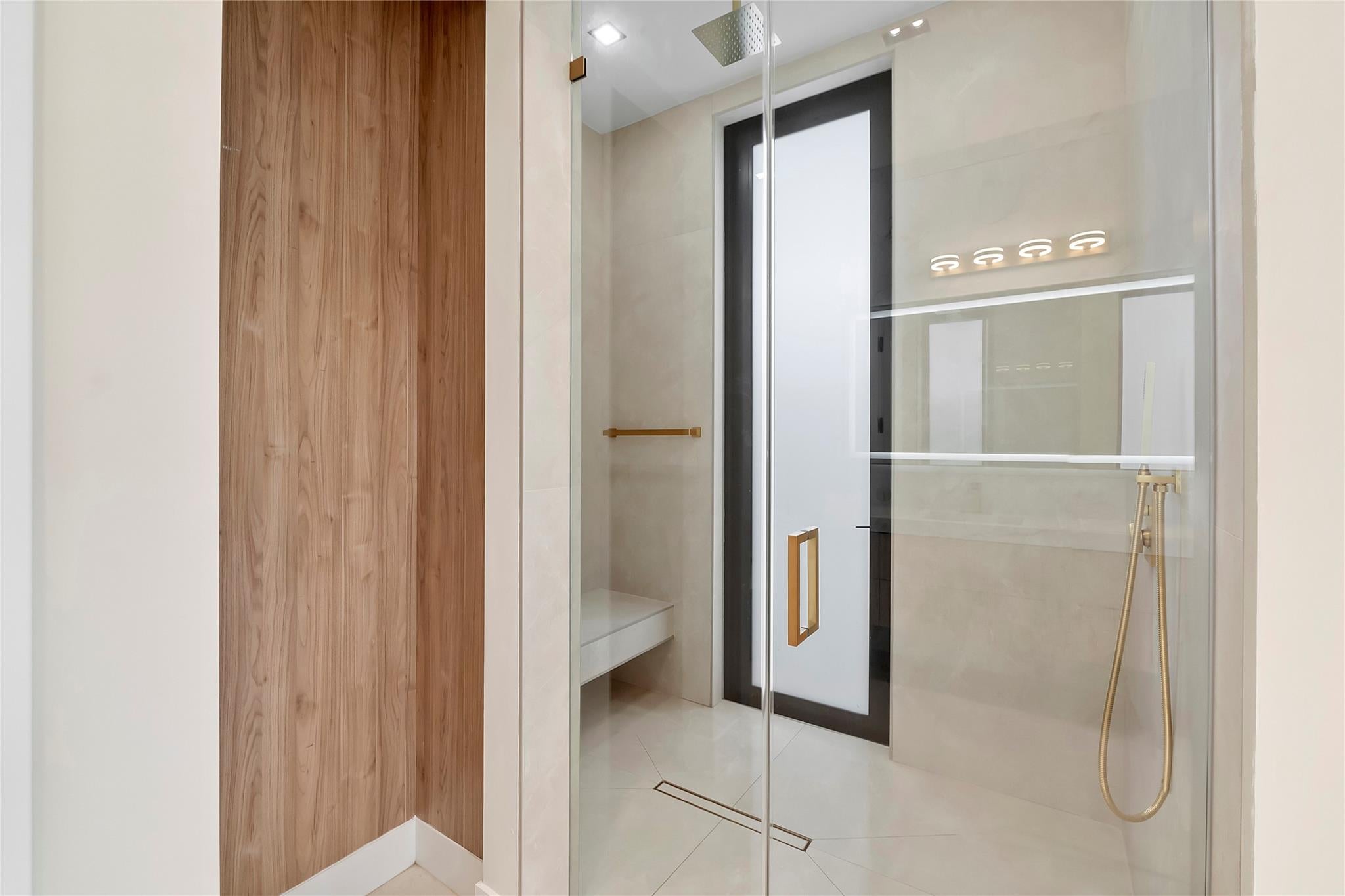 Plantation, Florida, 33323, United States, 6 Bedrooms Bedrooms, ,8 BathroomsBathrooms,Residential,For Sale,1984384