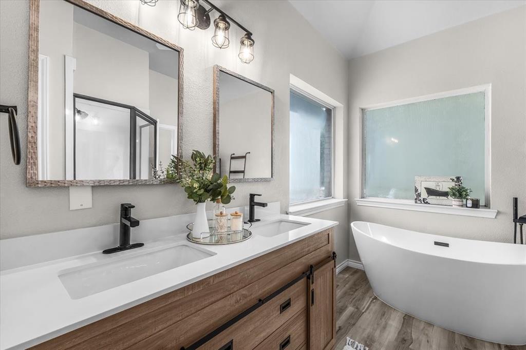 Oak Point, Texas, 75068, United States, 3 Bedrooms Bedrooms, ,3 BathroomsBathrooms,Residential,For Sale,1974311