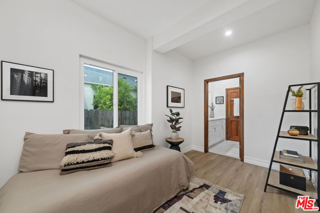 Los Angeles, California, 90004, United States, 4 Bedrooms Bedrooms, ,3 BathroomsBathrooms,Residential,For Sale,1785182