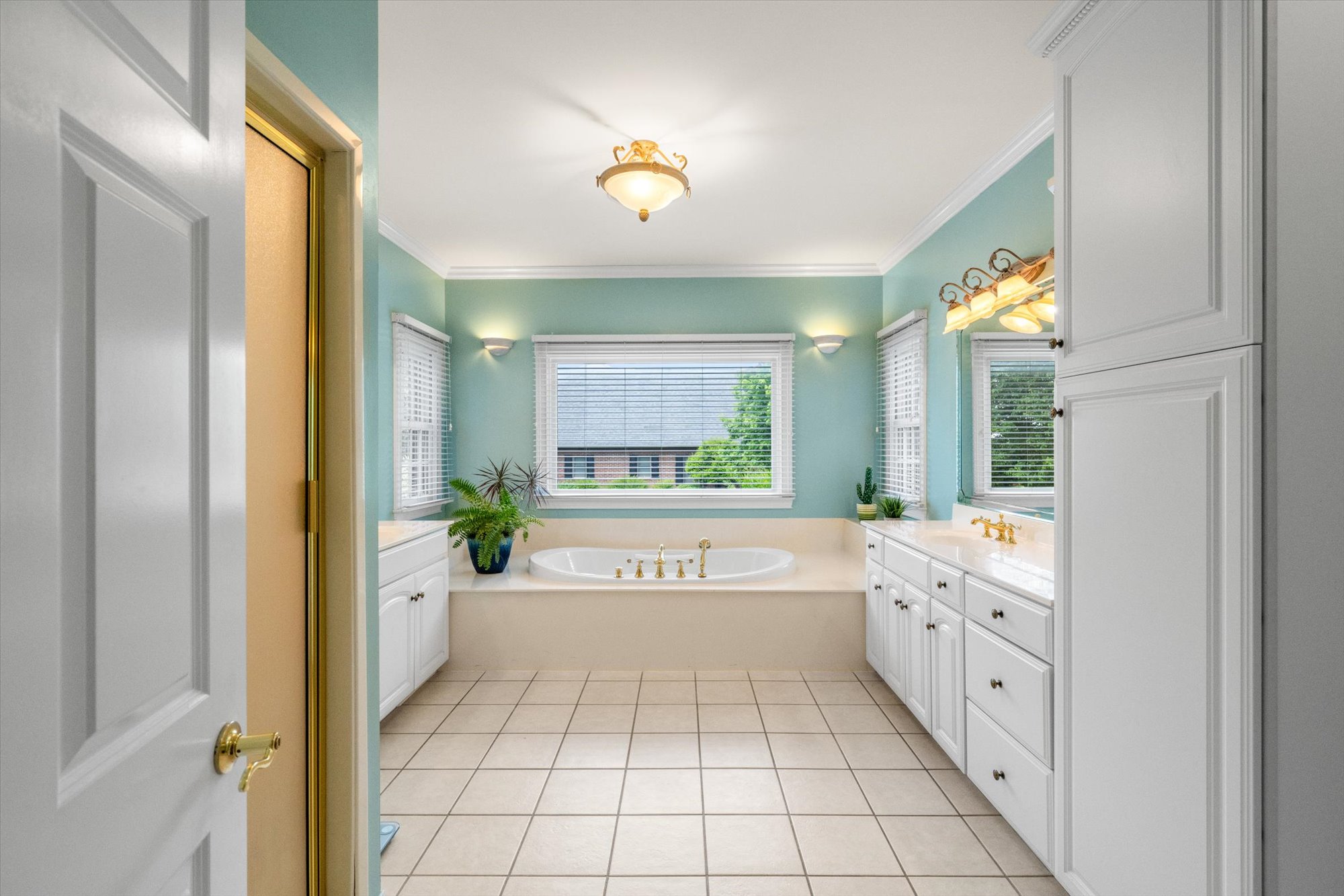 Sevierville, Tennessee, 37876-5201, United States, 3 Bedrooms Bedrooms, ,4 BathroomsBathrooms,Residential,For Sale,1810595