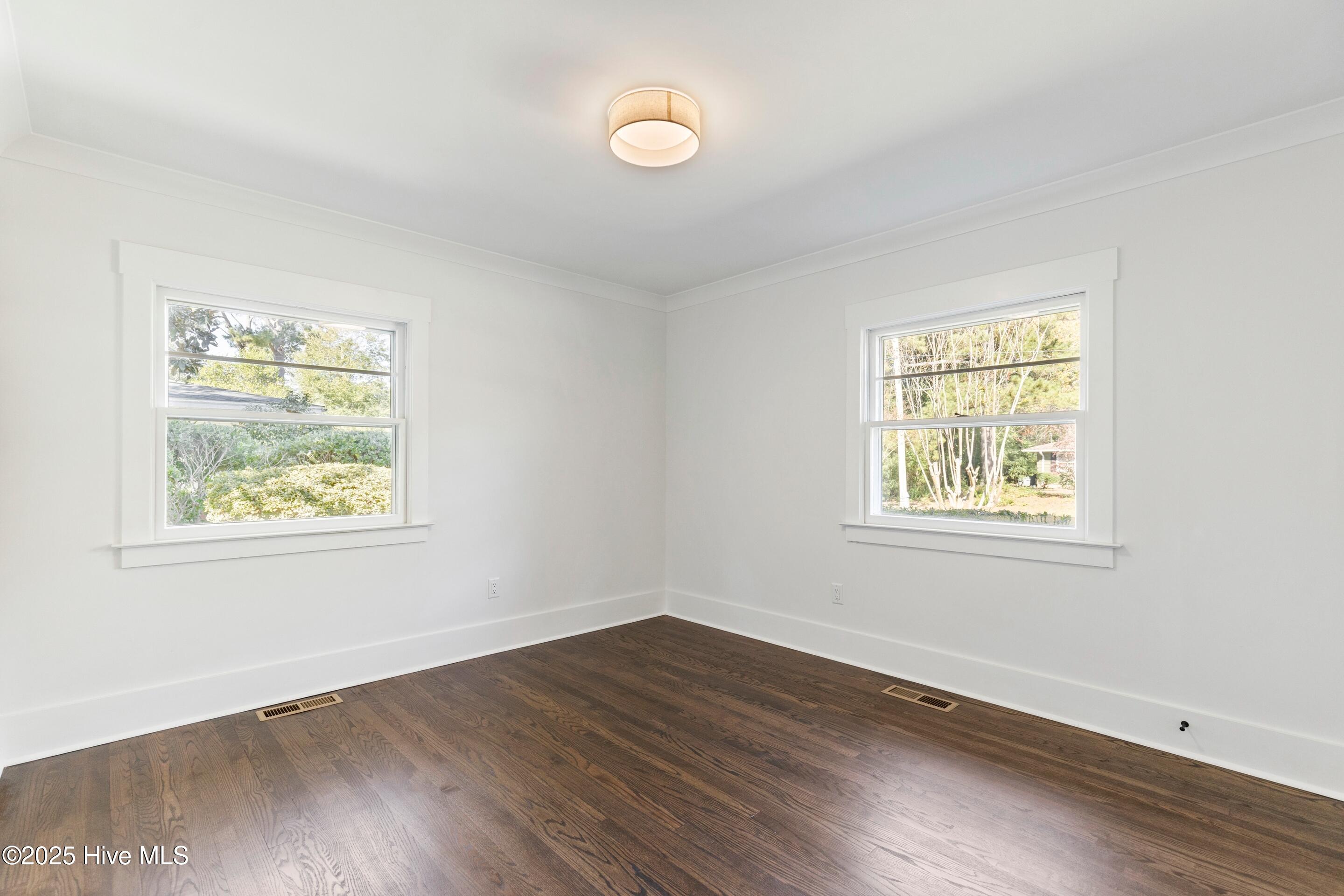 Wilmington, North Carolina, 28403, United States, 4 Bedrooms Bedrooms, ,2 BathroomsBathrooms,Residential,For Sale,1991913