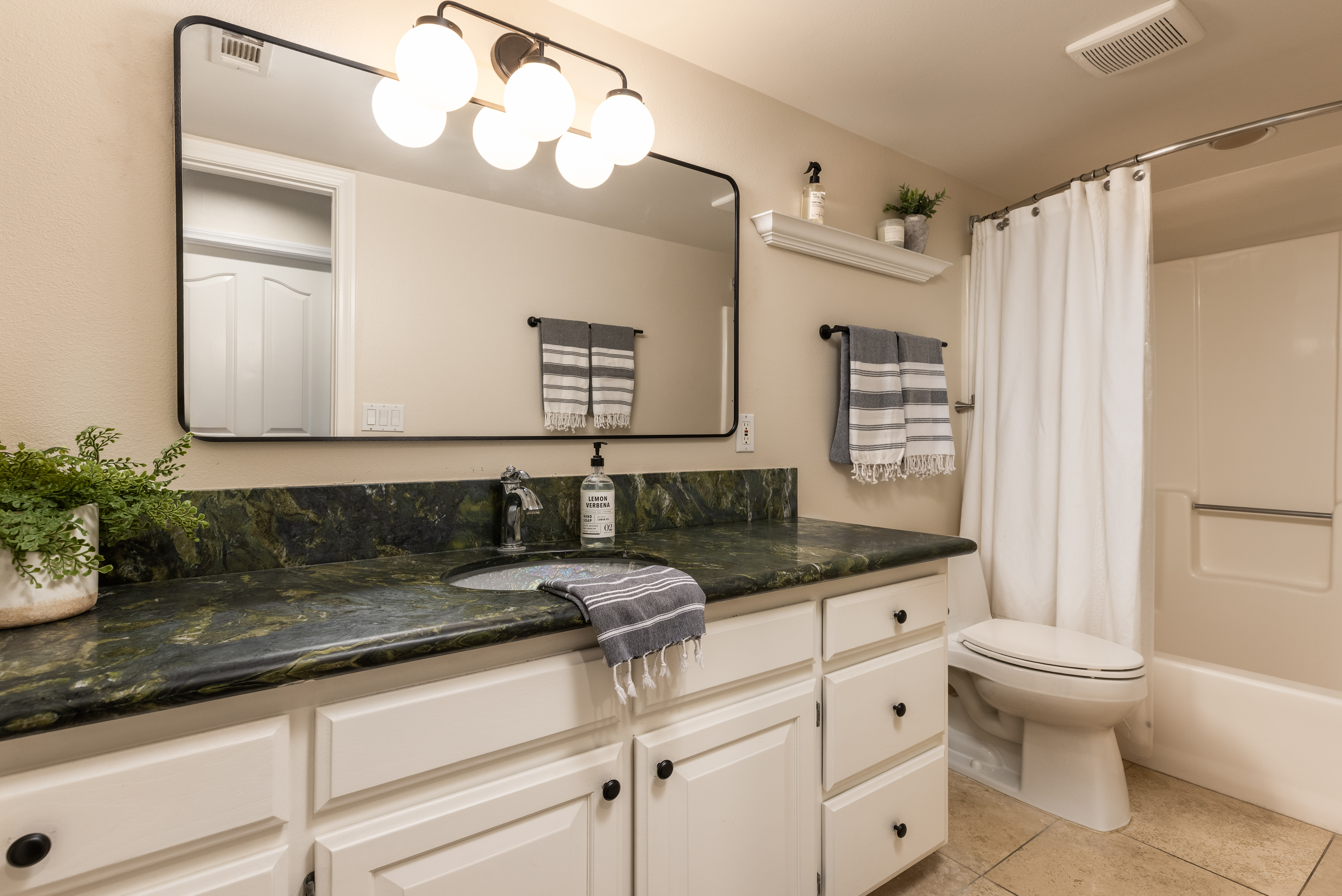  Beach Lifestyle at Spacious Ventura Home - 物件實景