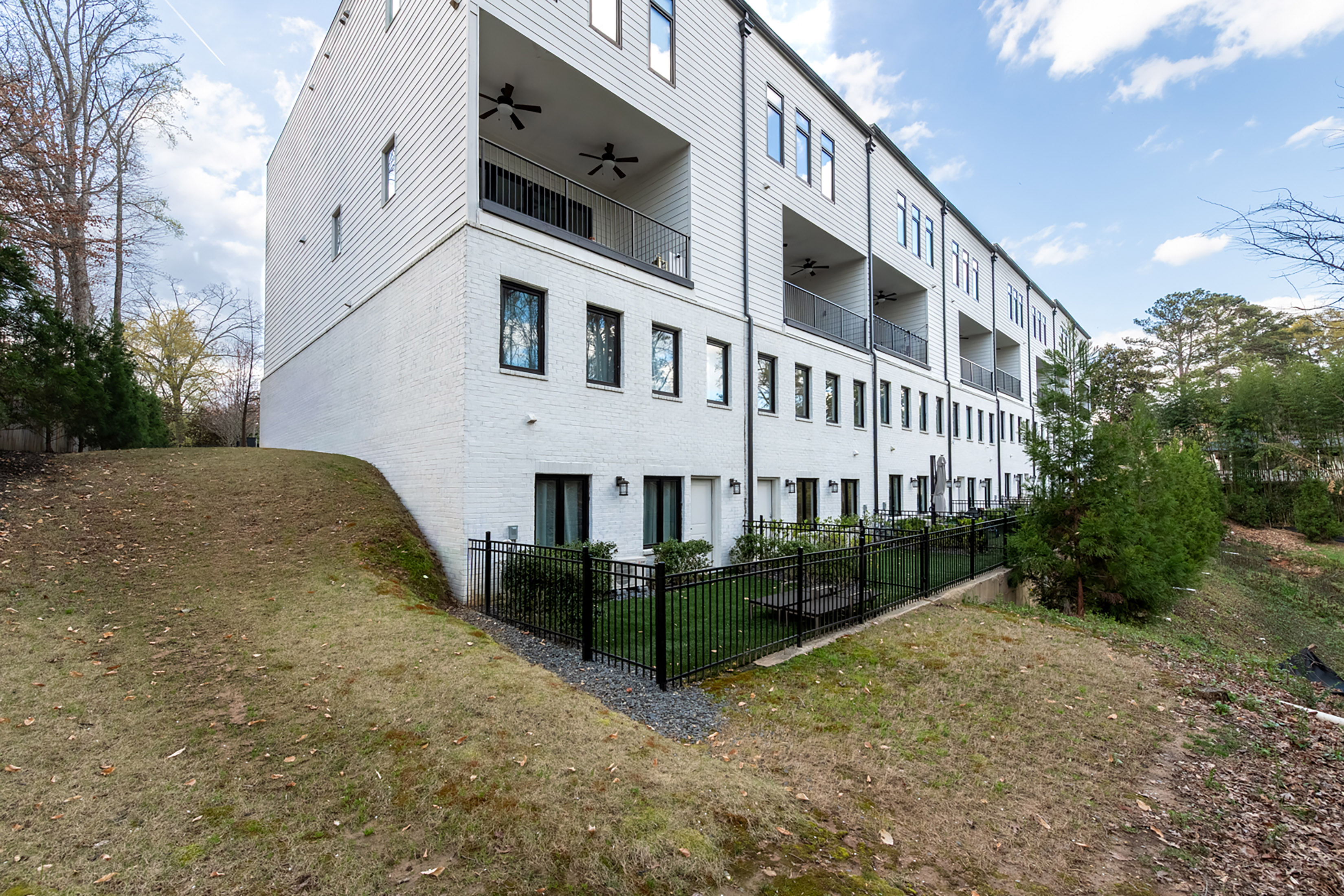  Stunning Four Level Move-in Ready Townhome - 物件實景