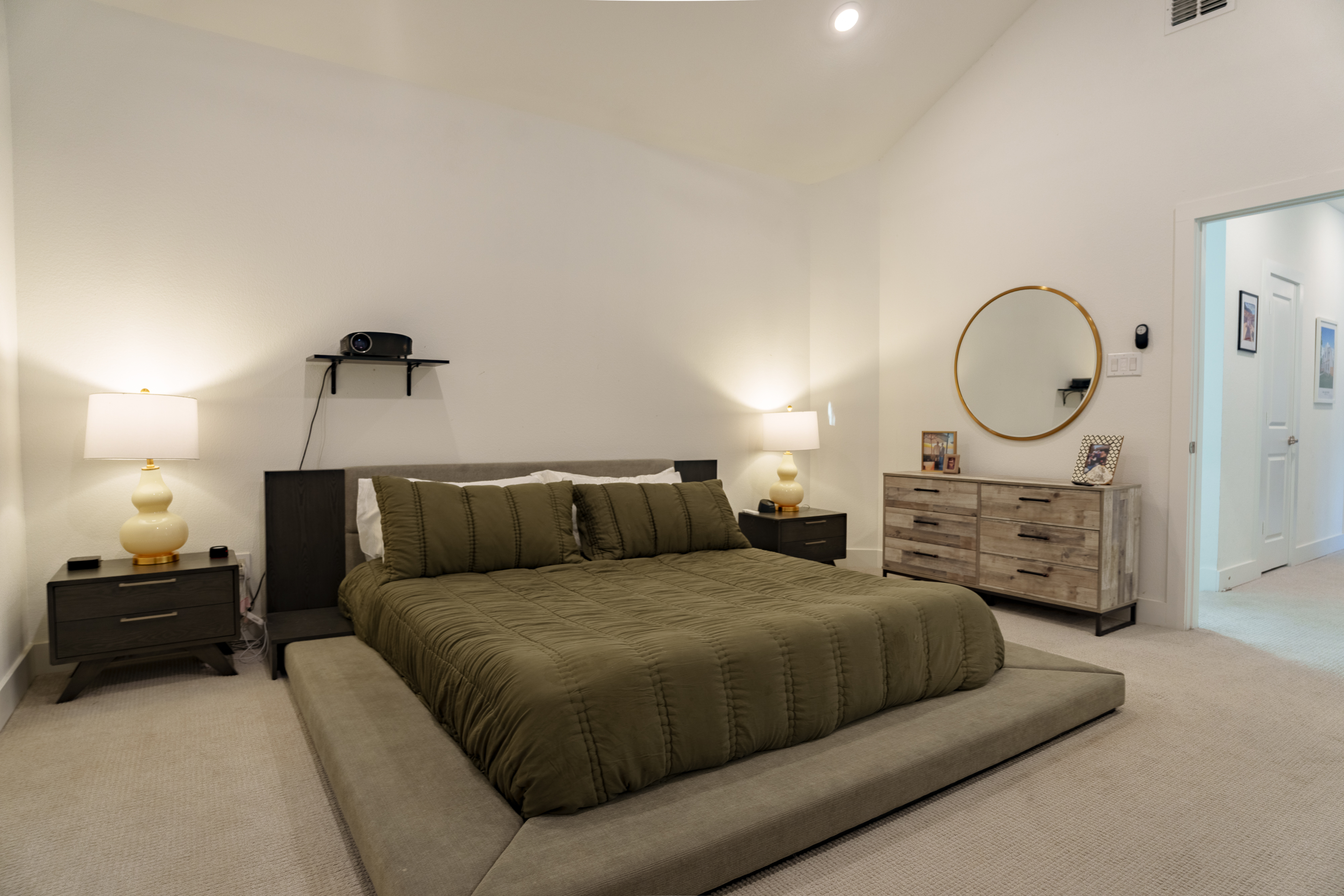  A 2021 modern on a fully gated corner lot near Trinity Groves - 物件實景