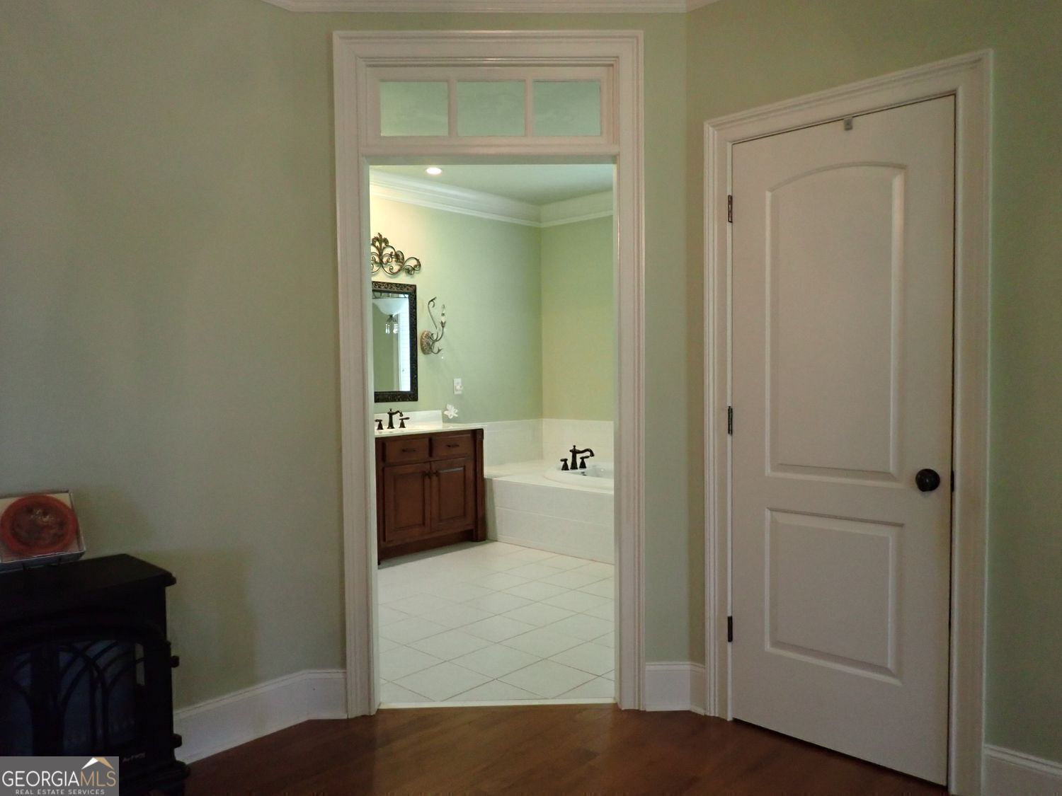 Barnesville, Georgia, 30204, United States, 2 Bedrooms Bedrooms, ,3 BathroomsBathrooms,Residential,For Sale,1910372