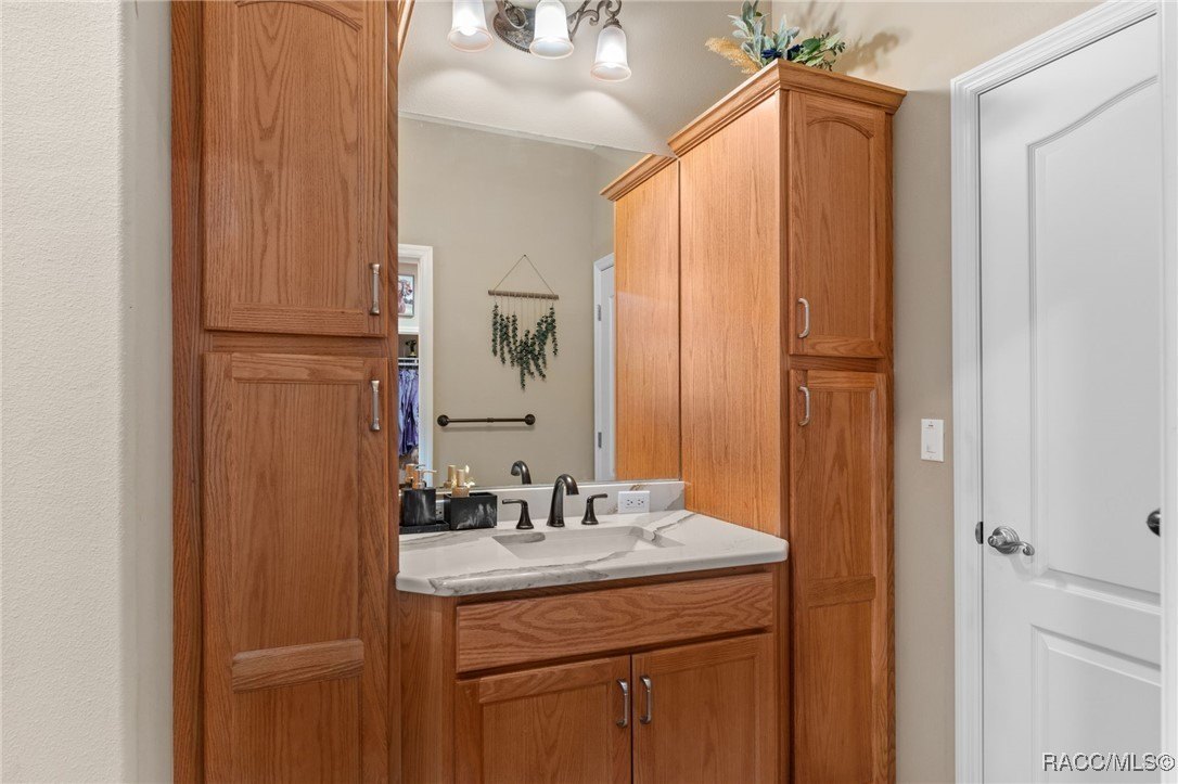 Crystal River, Florida, 34428, United States, 4 Bedrooms Bedrooms, ,4 BathroomsBathrooms,Residential,For Sale,1983688