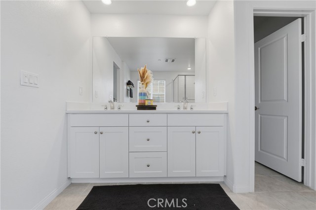 Fontana, California, 92336, United States, 4 Bedrooms Bedrooms, ,4 BathroomsBathrooms,Residential,For Sale,1981803