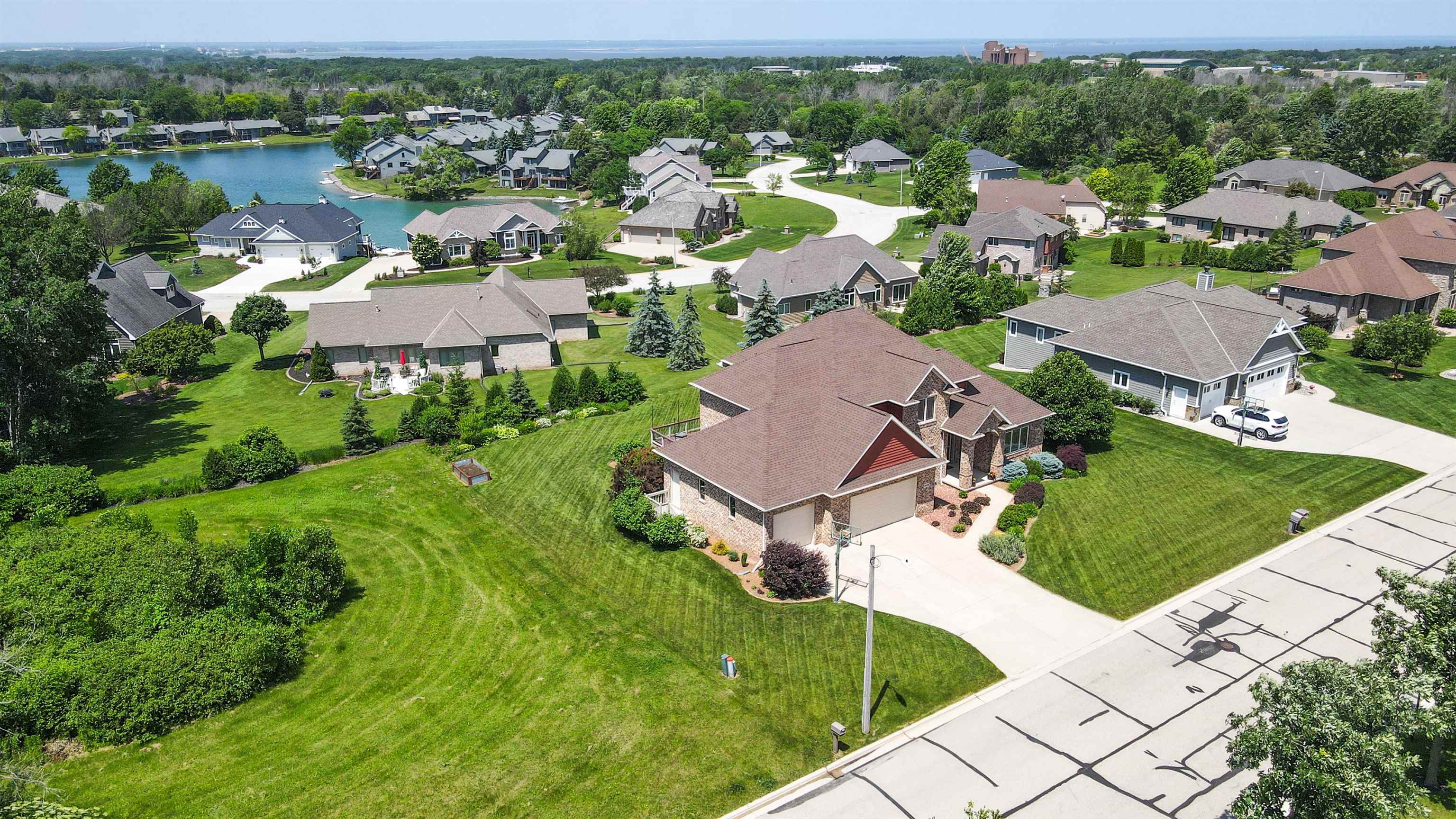 GREEN BAY, Wisconsin, 54311, United States, 4 Bedrooms Bedrooms, ,4 BathroomsBathrooms,Residential,For Sale,1911025