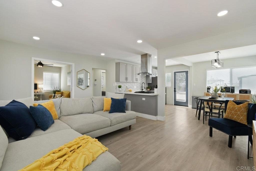 San Diego, California, 92139, United States, 3 Bedrooms Bedrooms, ,2 BathroomsBathrooms,Residential,For Sale,1856072