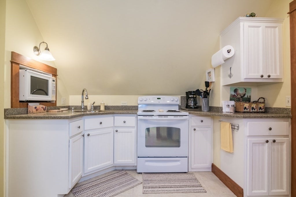 Gill, Massachusetts, 01354, United States, 4 Bedrooms Bedrooms, ,5 BathroomsBathrooms,Residential,For Sale,1848395