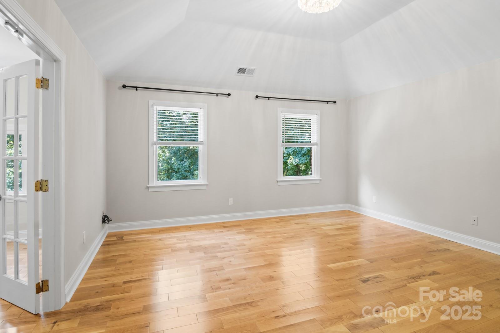 Matthews, North Carolina, 28104, United States, 4 Bedrooms Bedrooms, ,3 BathroomsBathrooms,Residential,For Sale,1876252