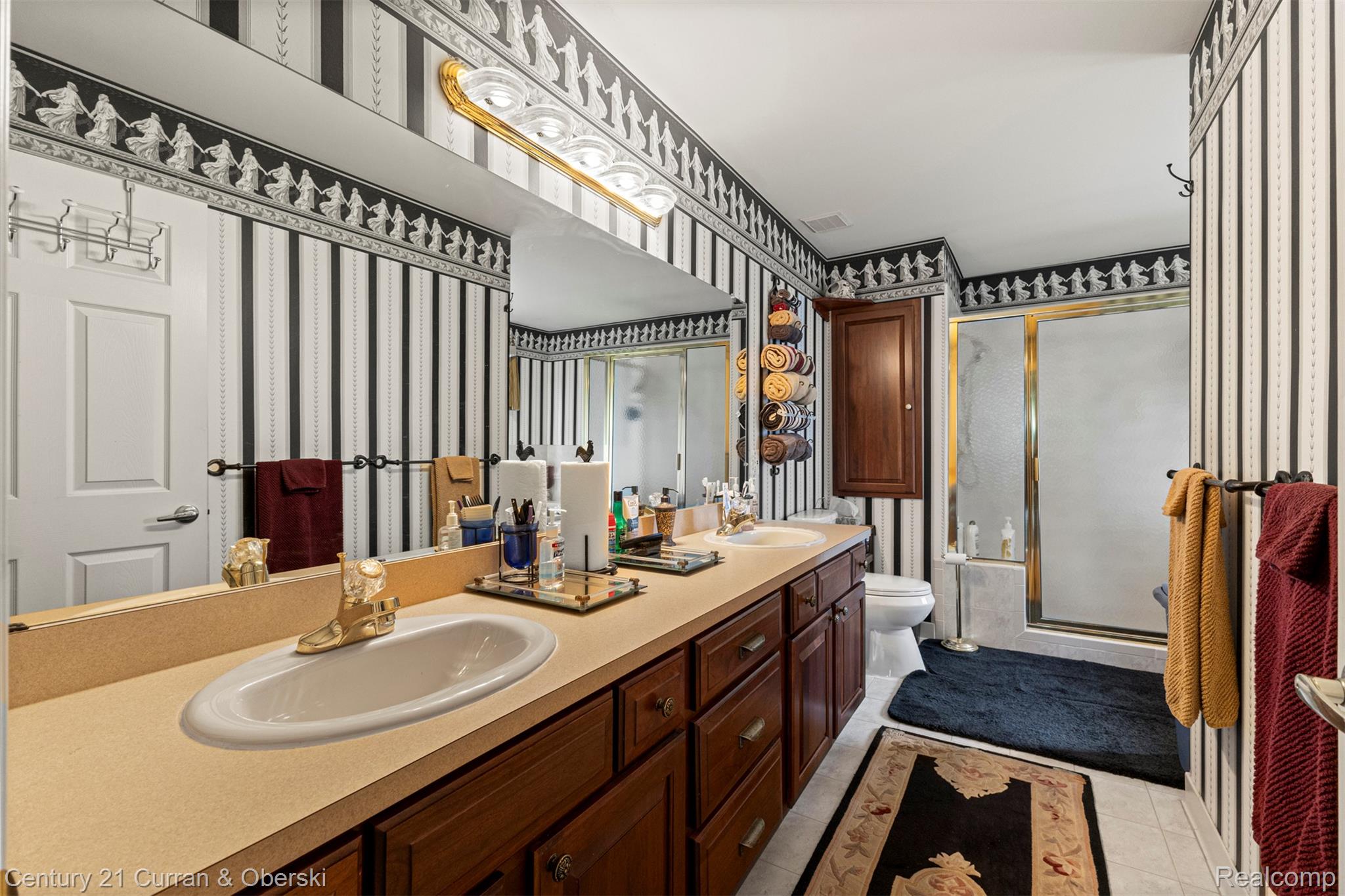 Clinton Charter Township, Michigan, 48038, United States, 4 Bedrooms Bedrooms, ,4 BathroomsBathrooms,Residential,For Sale,1979436