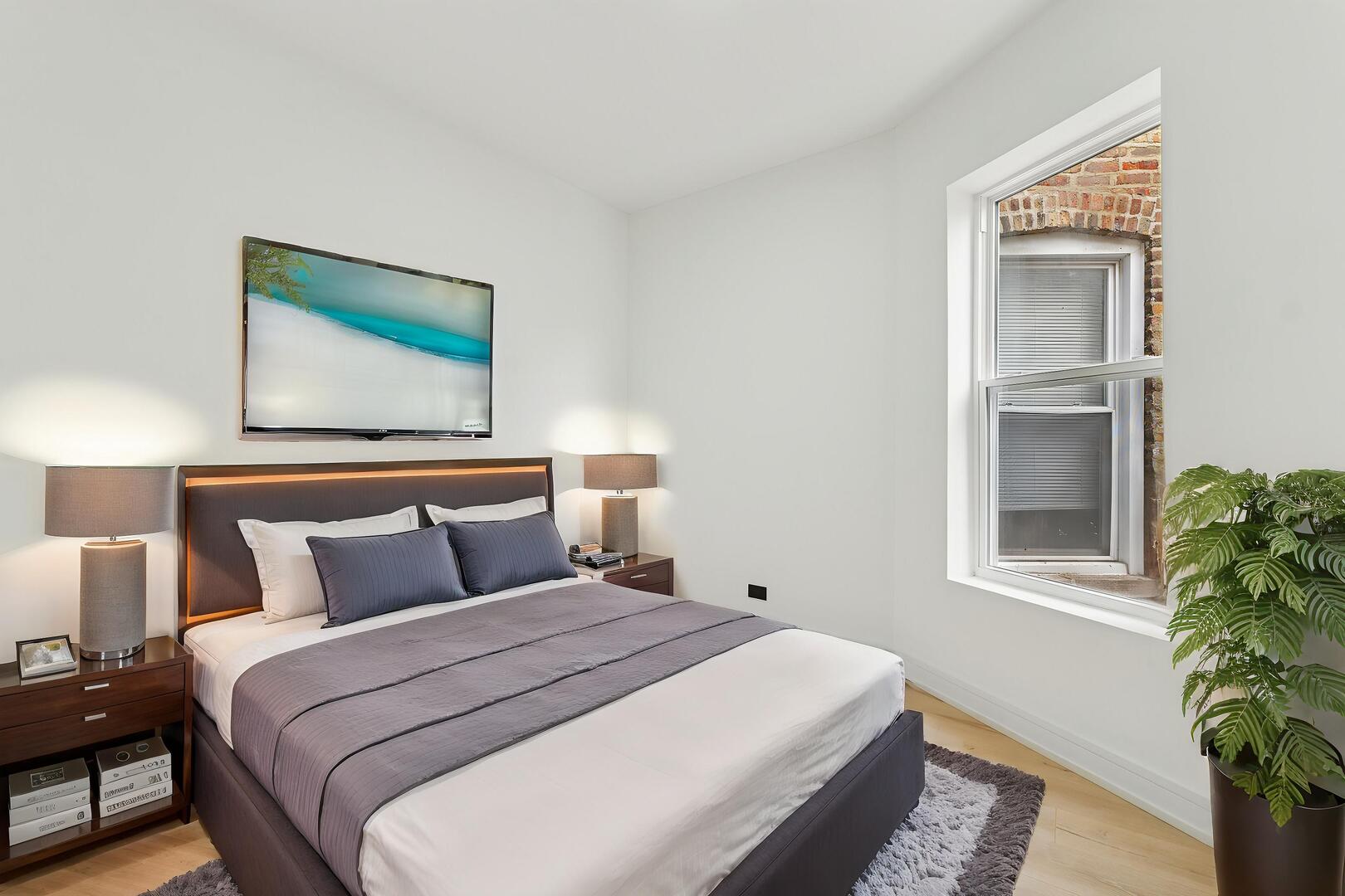 Chicago, Illinois, 60637, United States, 7 Bedrooms Bedrooms, ,Residential,For Sale,1917377