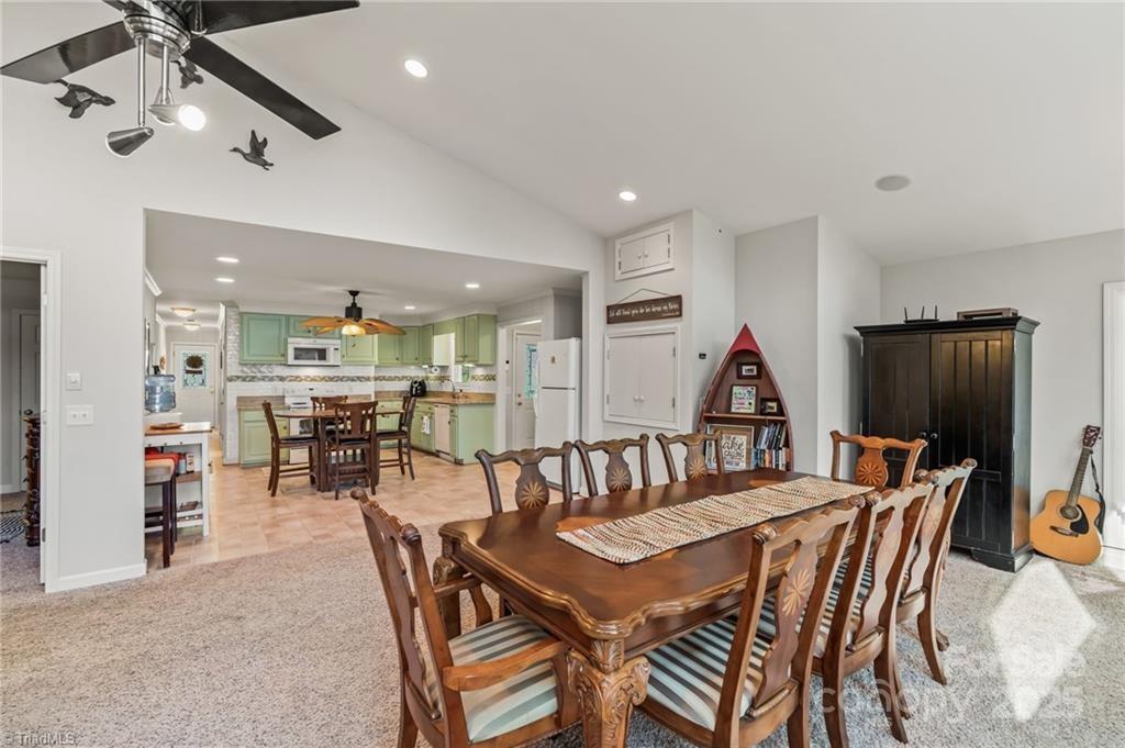 New London, North Carolina, 28127, United States, 3 Bedrooms Bedrooms, ,2 BathroomsBathrooms,Residential,For Sale,1827846