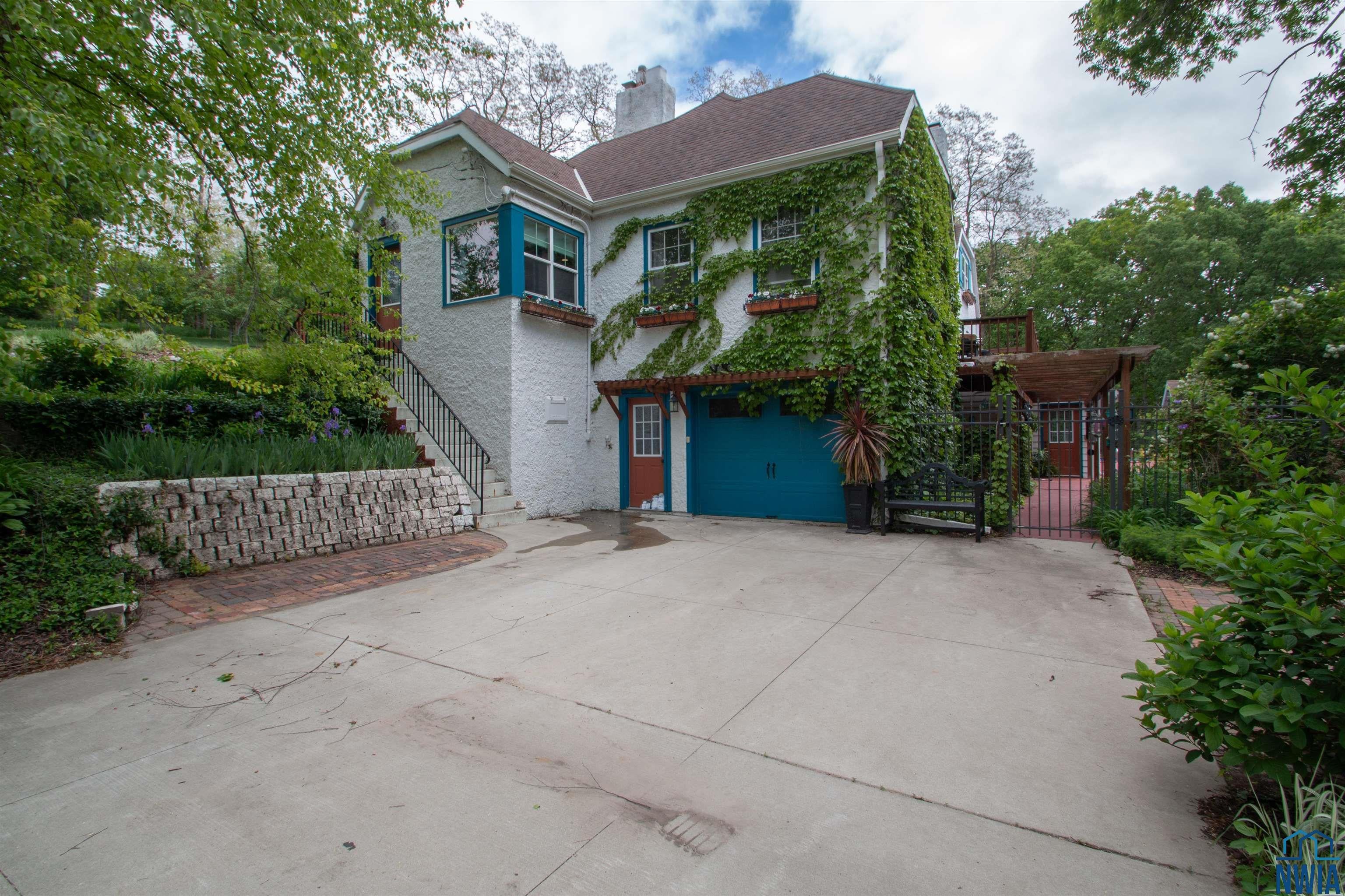 Sioux City, Iowa, 51103, United States, 5 Bedrooms Bedrooms, ,3 BathroomsBathrooms,Residential,For Sale,1976502