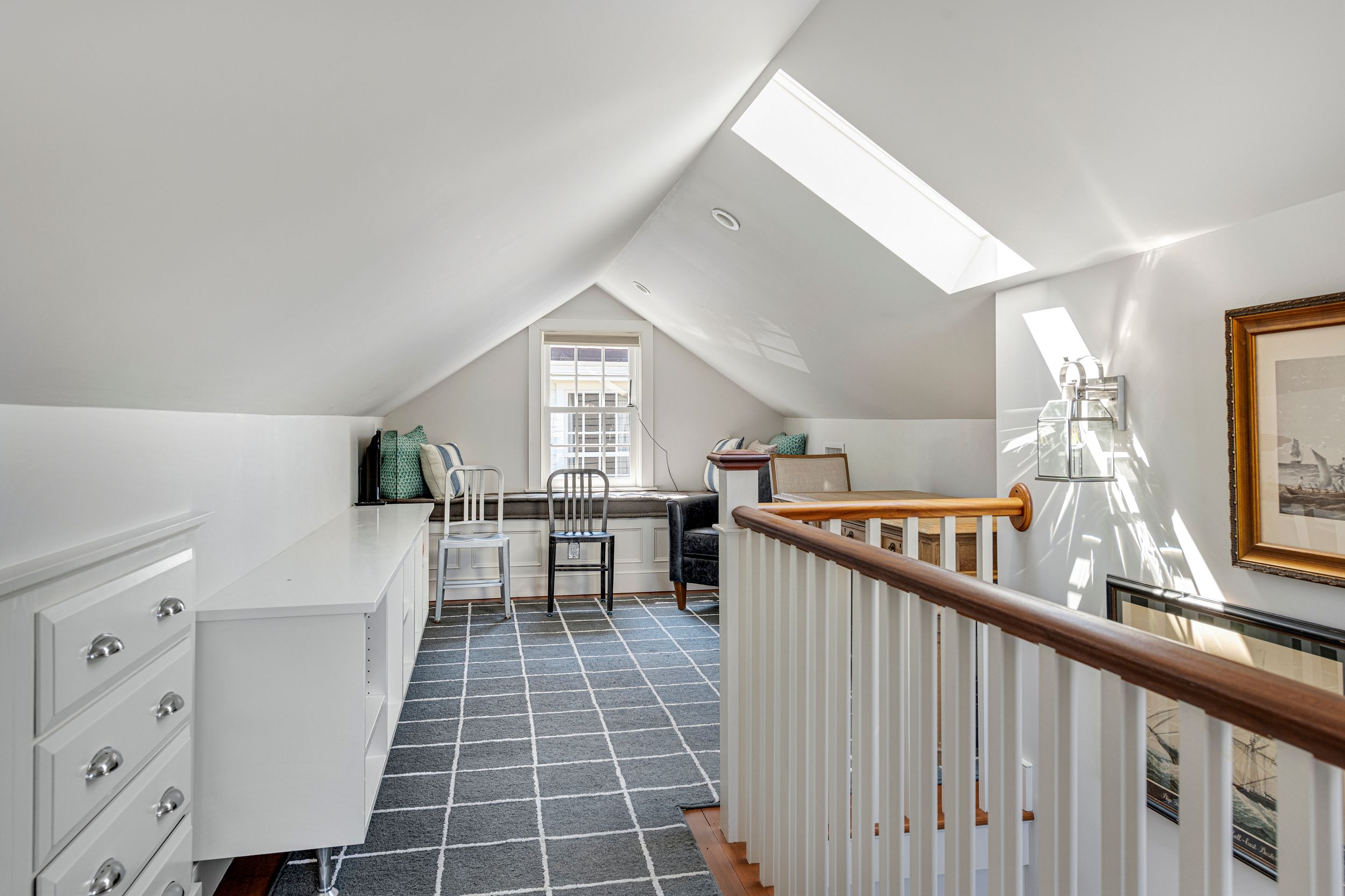  Exquisitely Renovated Home One Block from Water - 物件實景