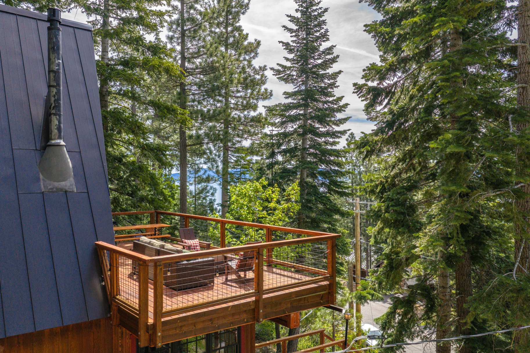  Iconic, Updated A-frame Steps from Trails with Private Beach Membership - 物件實景