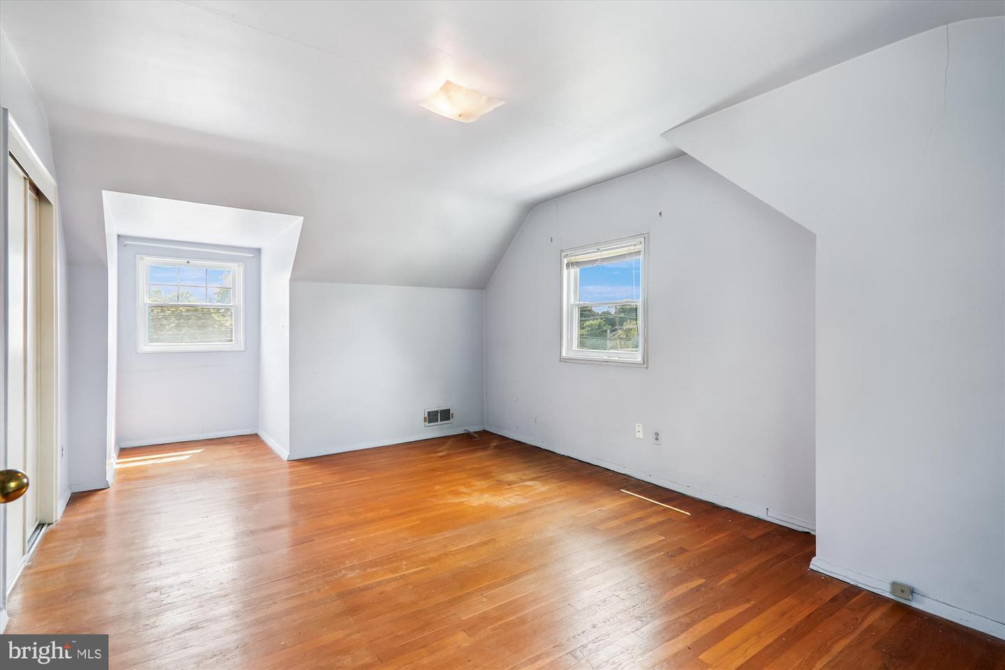 Silver Spring, Maryland, 20903, United States, 4 Bedrooms Bedrooms, ,2 BathroomsBathrooms,Residential,For Sale,1919736