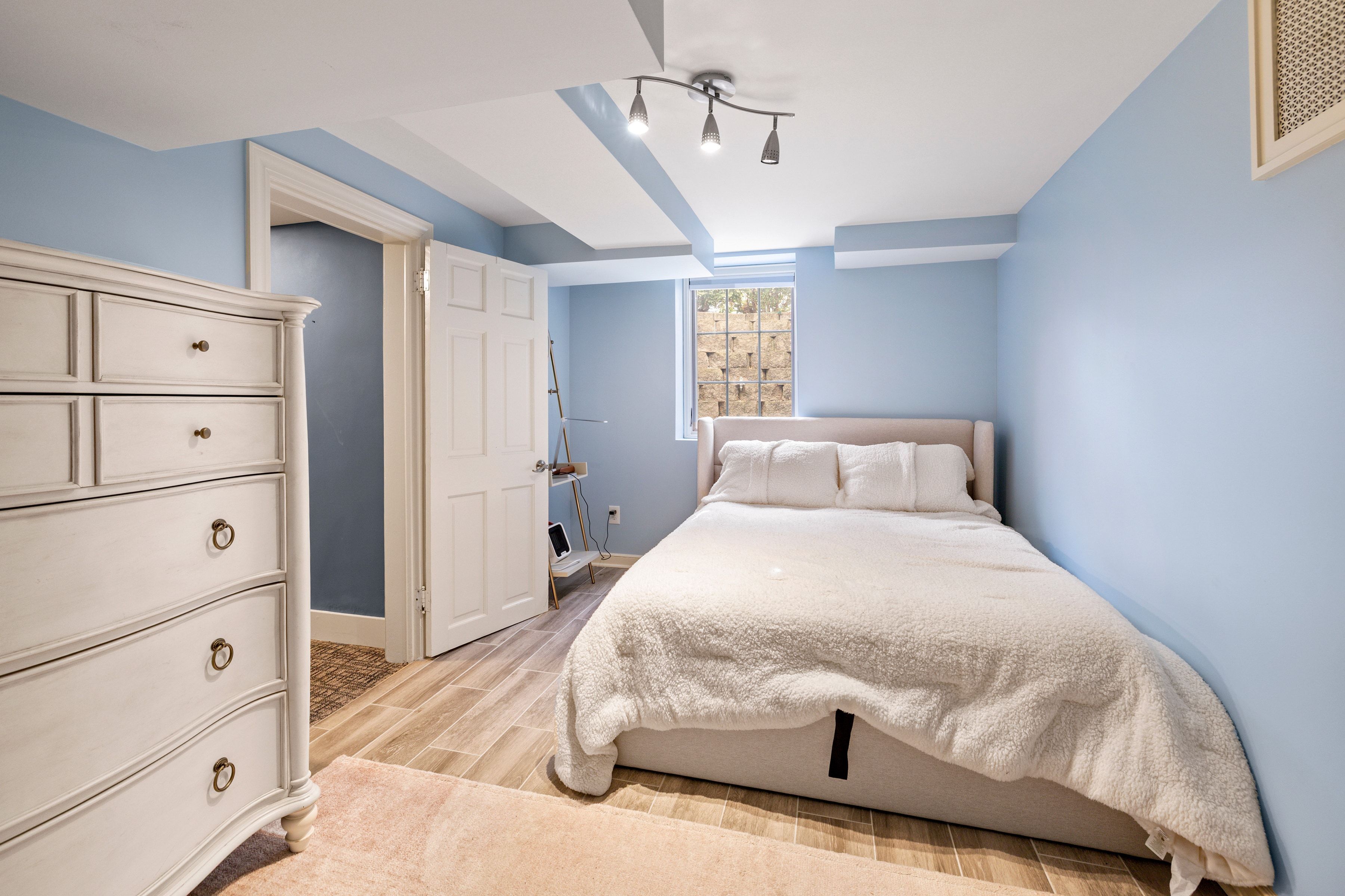  Sunnyside Charm in East Edina - 物件實景