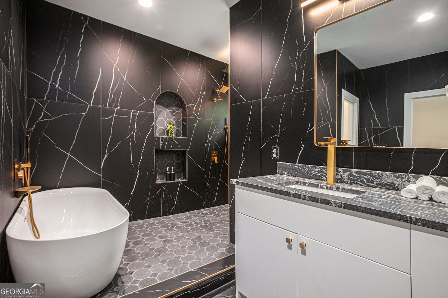 Atlanta, Georgia, 30310, United States, 4 Bedrooms Bedrooms, ,4 BathroomsBathrooms,Residential,For Sale,2000177