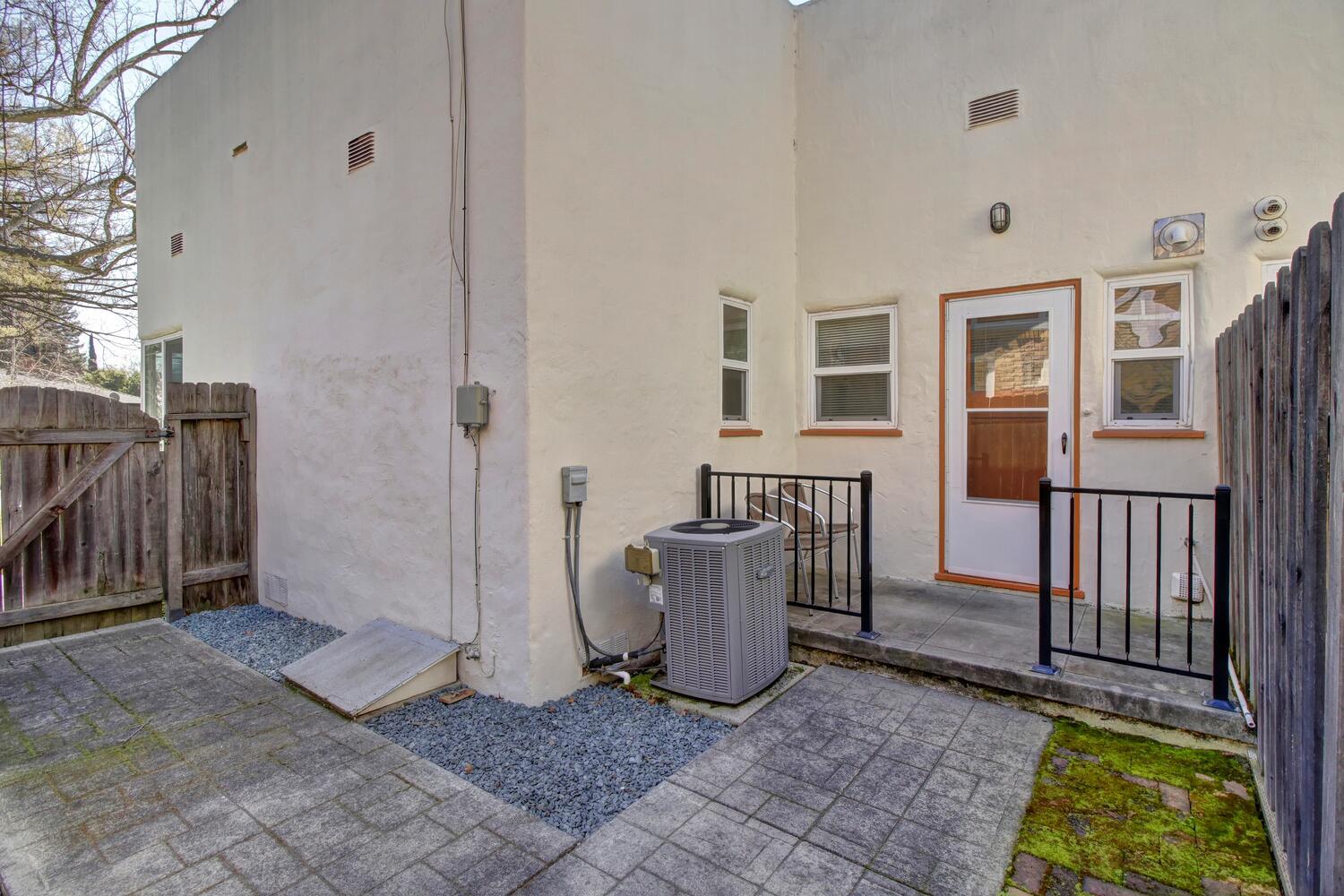 Sacramento, California, 95816, United States, ,Residential,For Sale,1862209