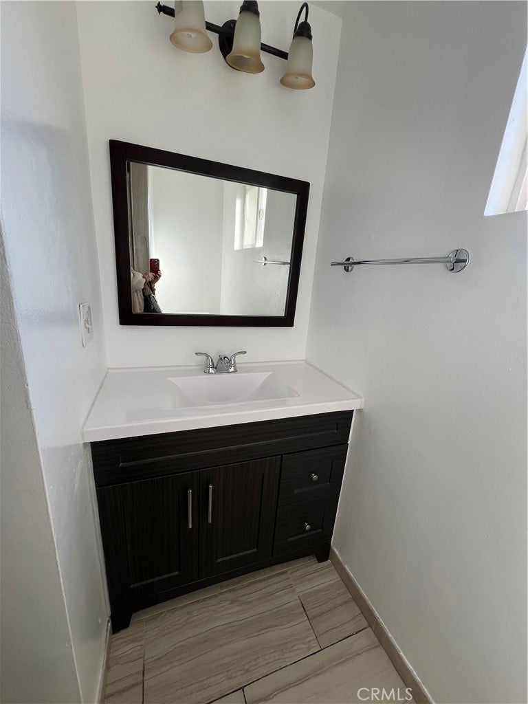 Los Angeles, California, 90027, United States, ,Residential,For Sale,1940498