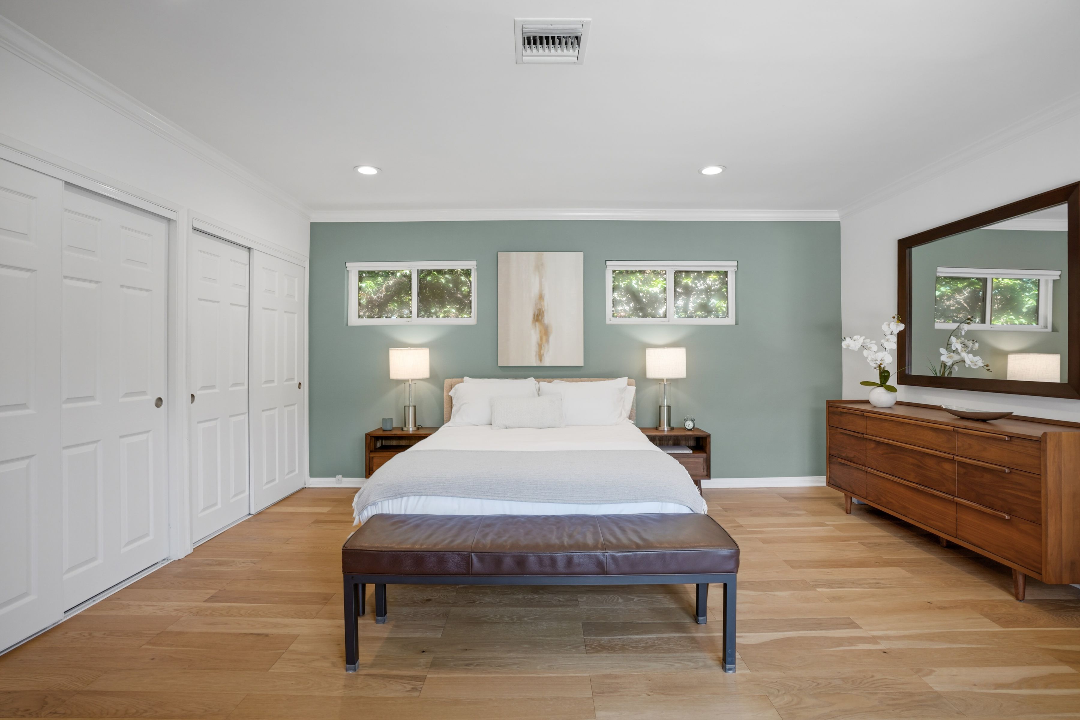  4744 Camellia Avenue - 物件實景
