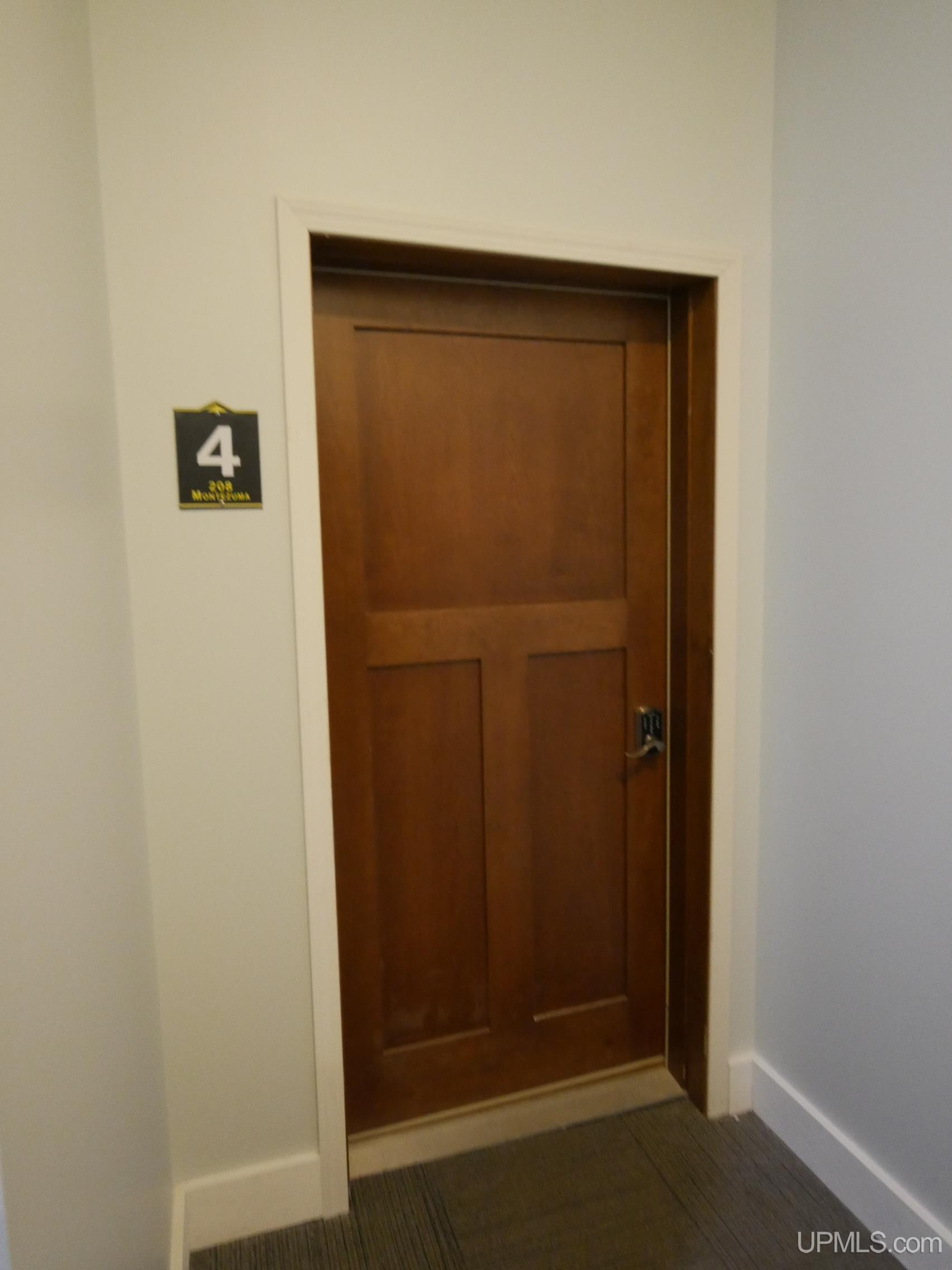 Houghton, Michigan, 49931, United States, 5 Bedrooms Bedrooms, ,2 BathroomsBathrooms,Residential,For Sale,1977730