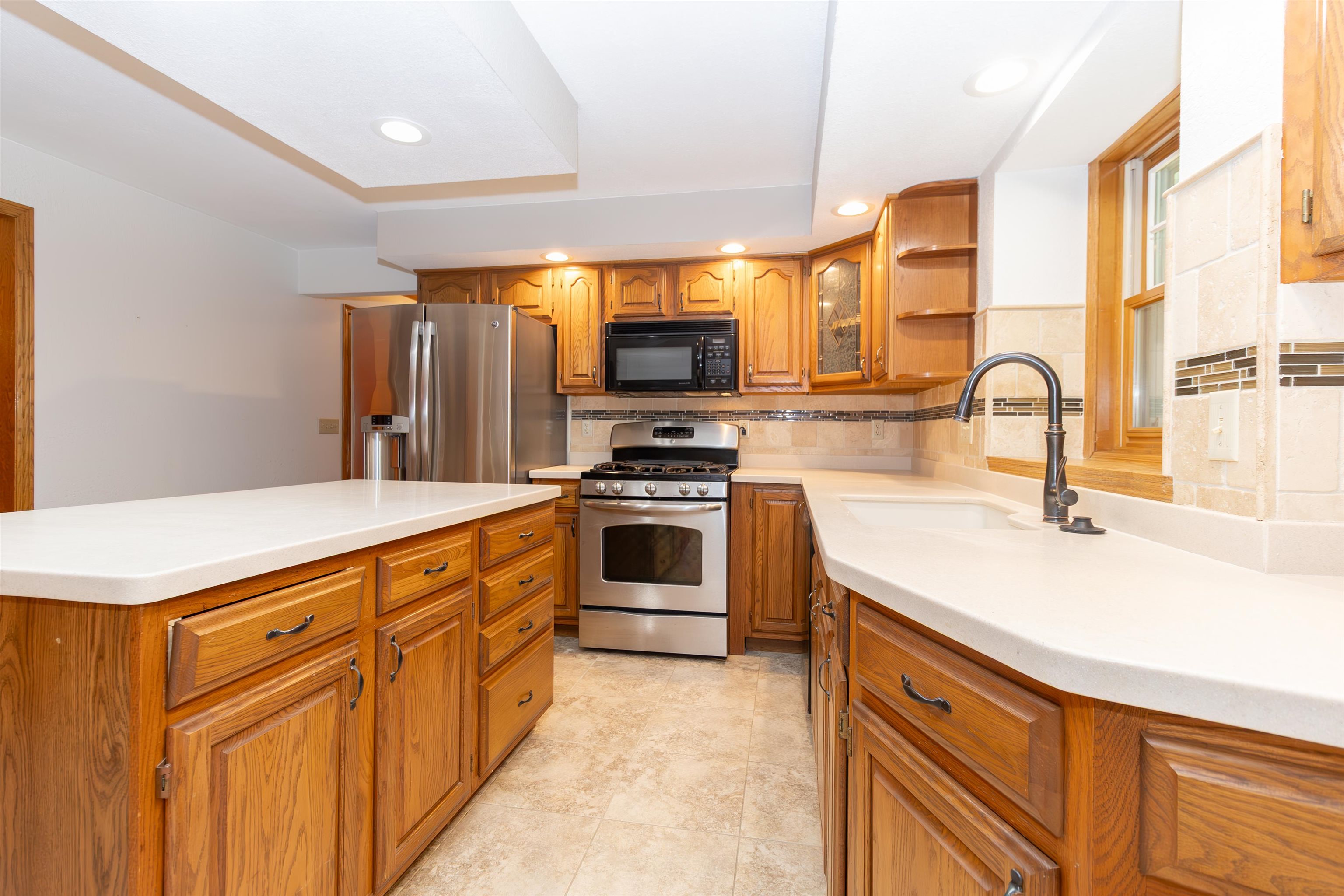 WAUPACA, Wisconsin, 54981, United States, 4 Bedrooms Bedrooms, ,3 BathroomsBathrooms,Residential,For Sale,1913222